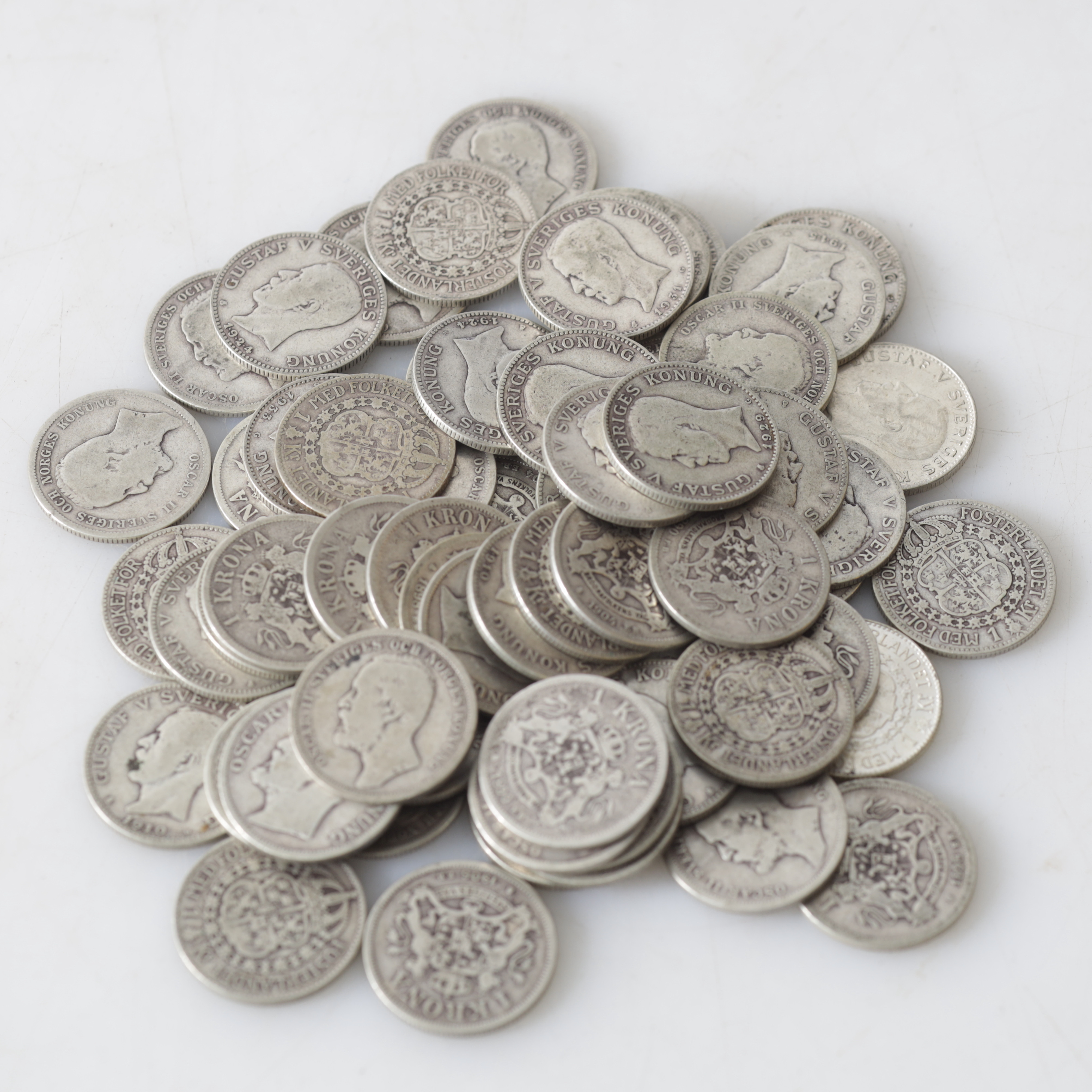 MYNT, silver, Sverige, 18/1900-tal. Totalvikt ca 475,6 g.