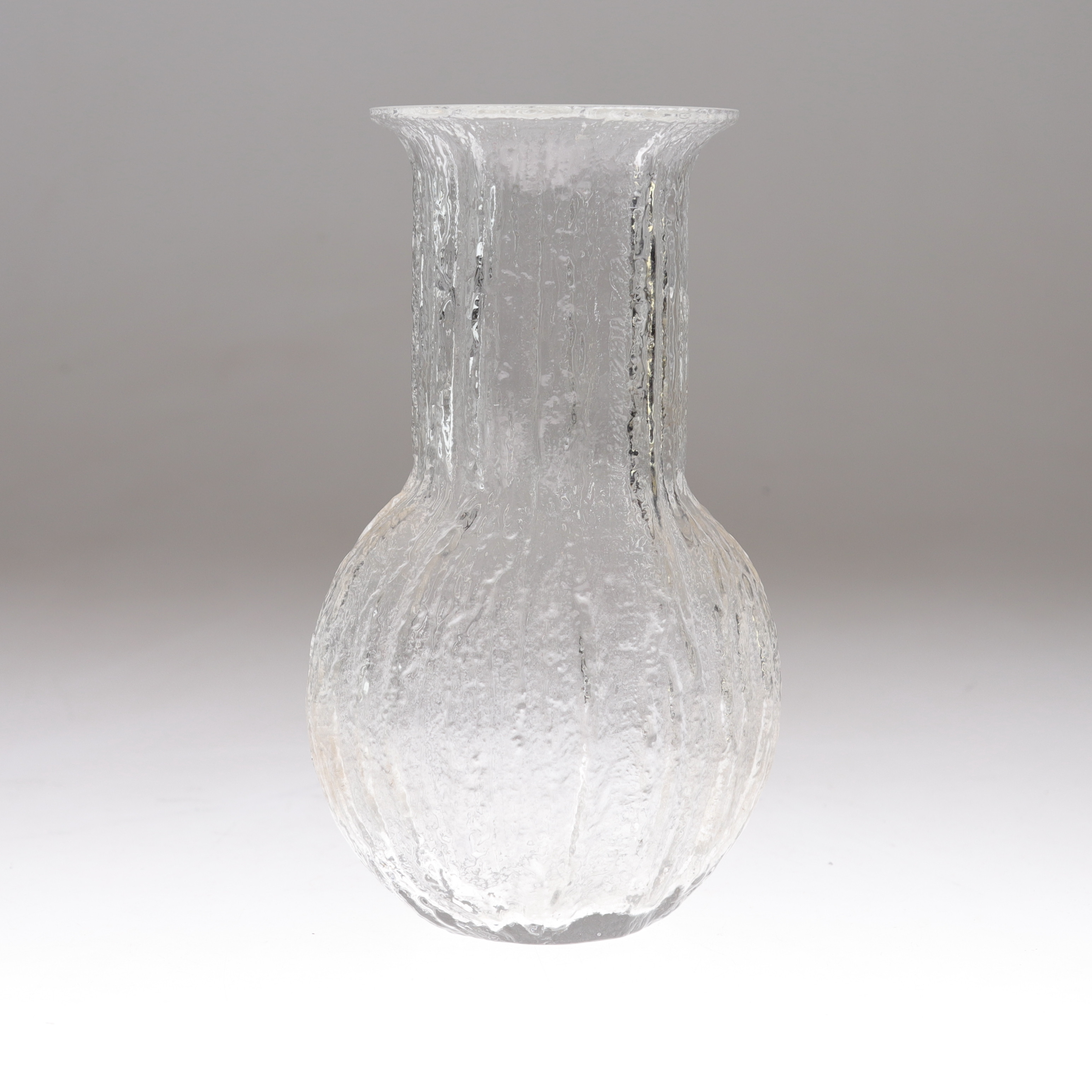 TIMO SARPANEVA. Vas, klarglas, "Grandora", Iittala, Finland 1980-tal.