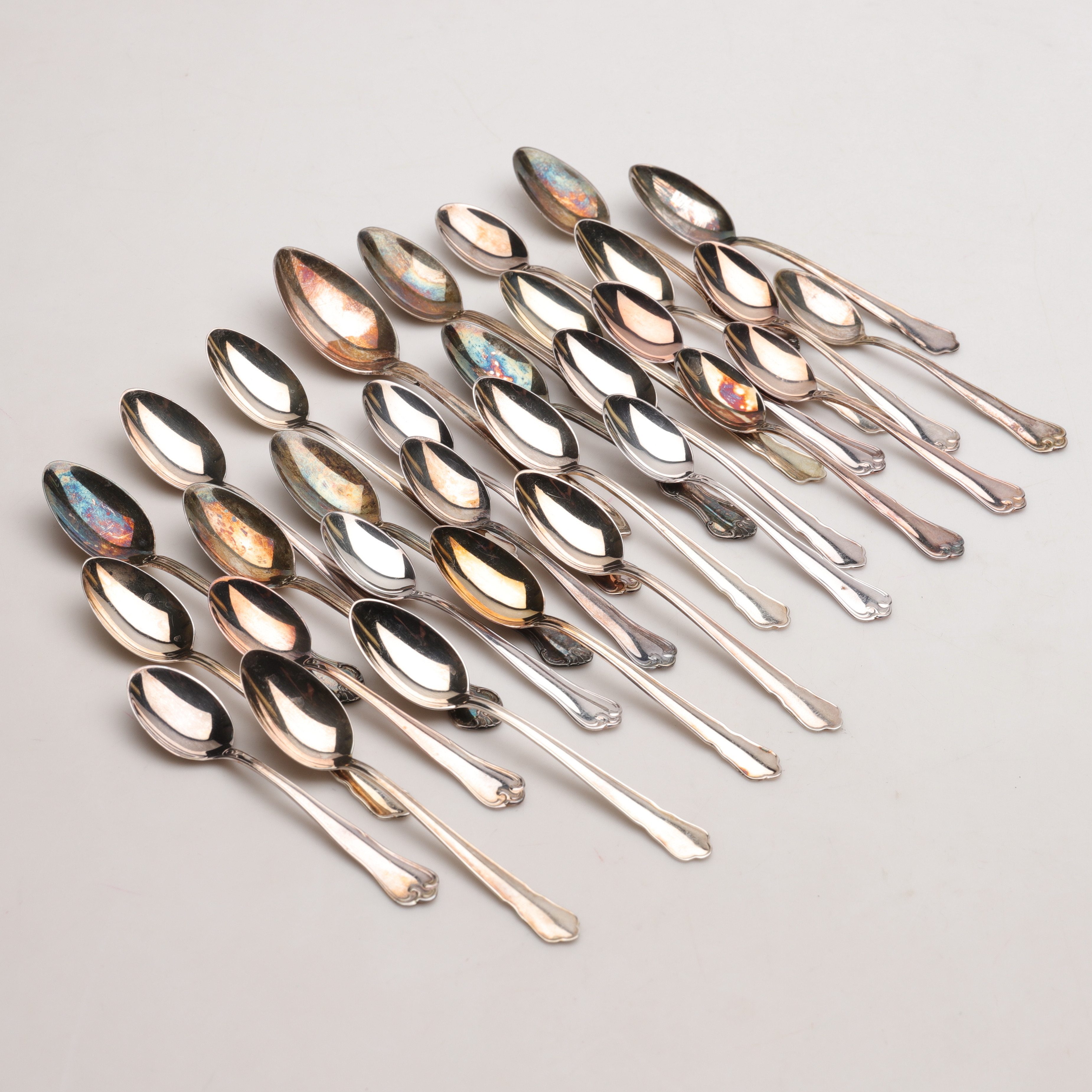 SKEDAR, 31 st, silver, olika modeller. Totalvikt ca 295 g.