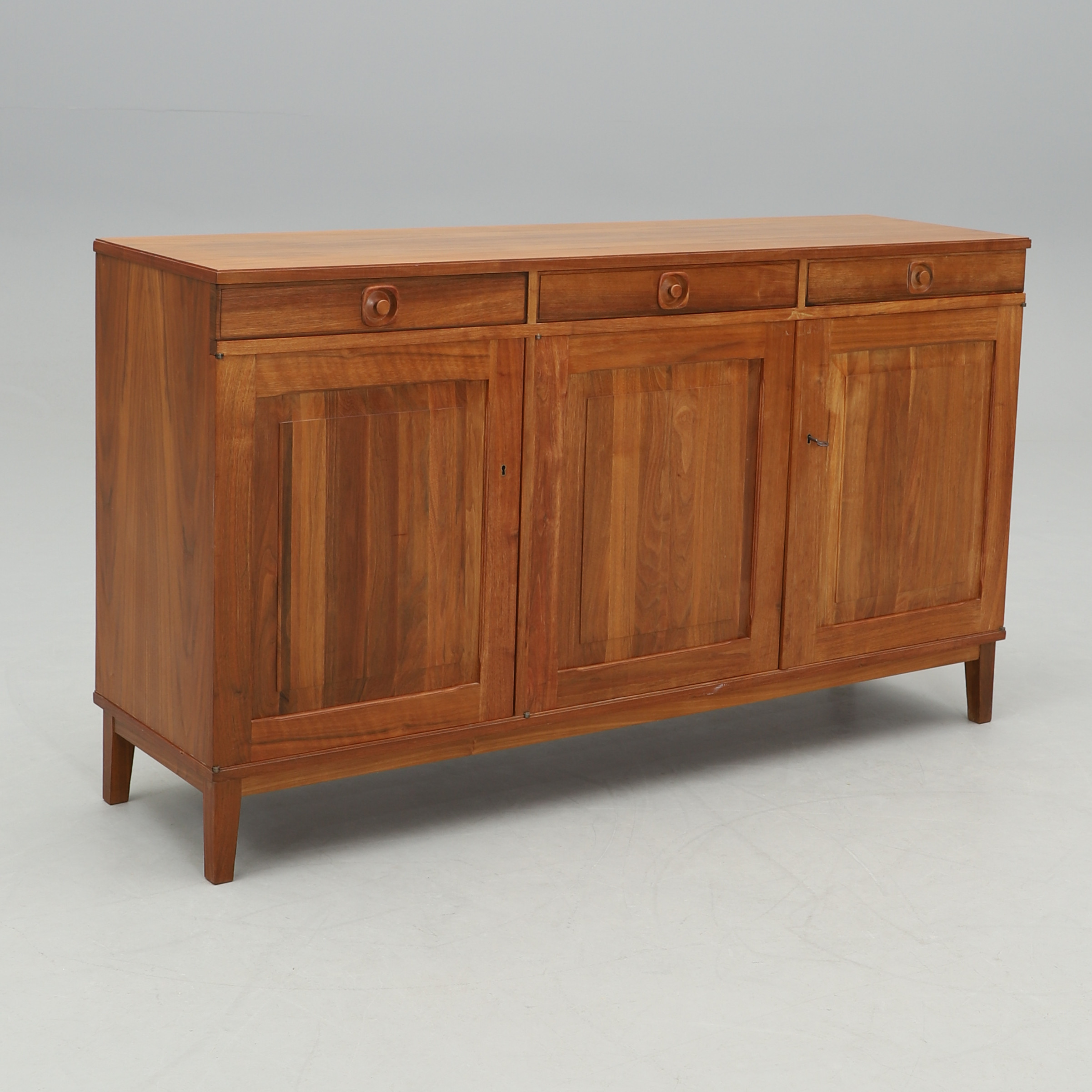 SIDEBOARD, valnöt, 1900-talets andra hälft.
