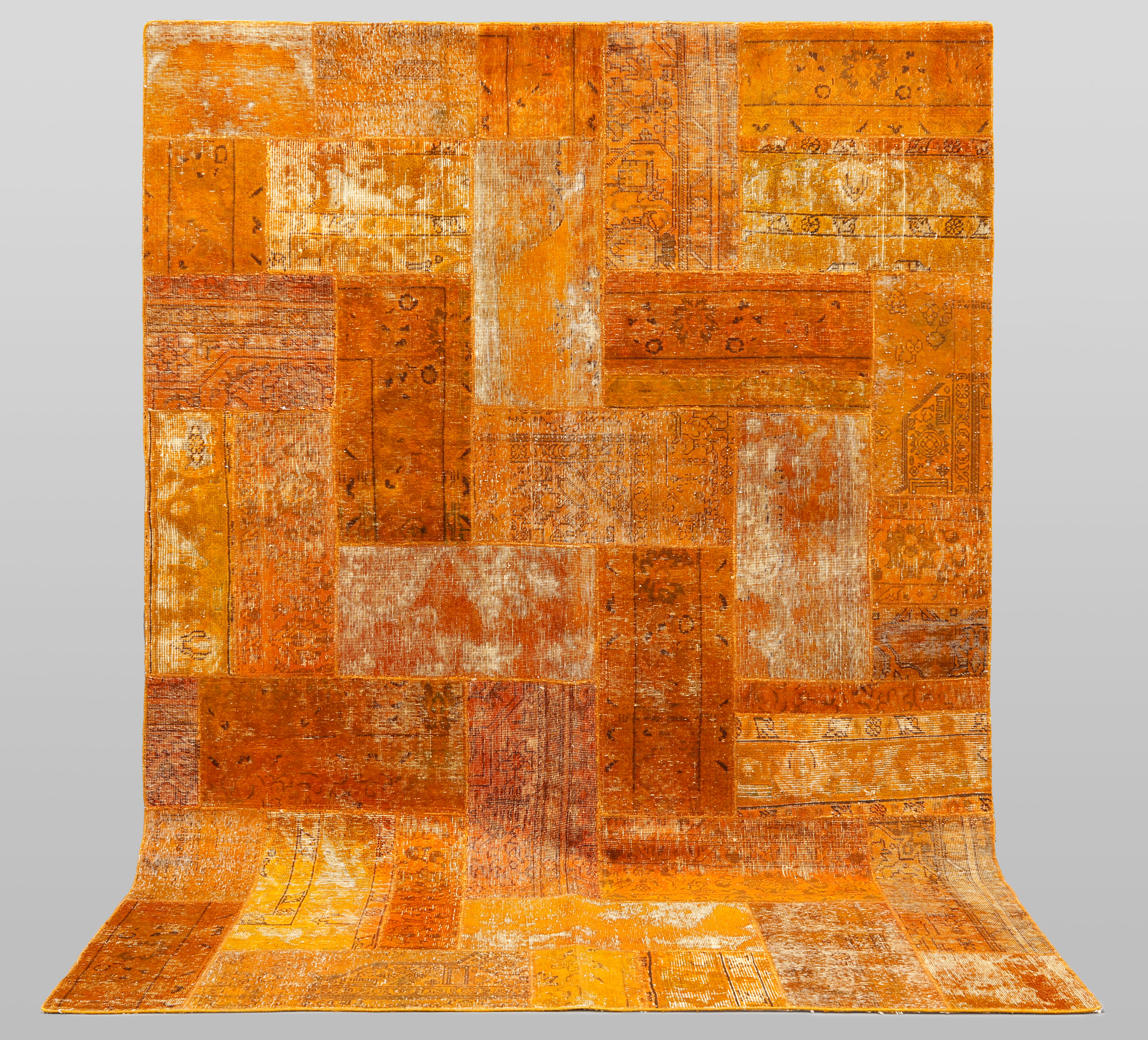 MATTA. Vintage patchwork, 309 x 222 cm.