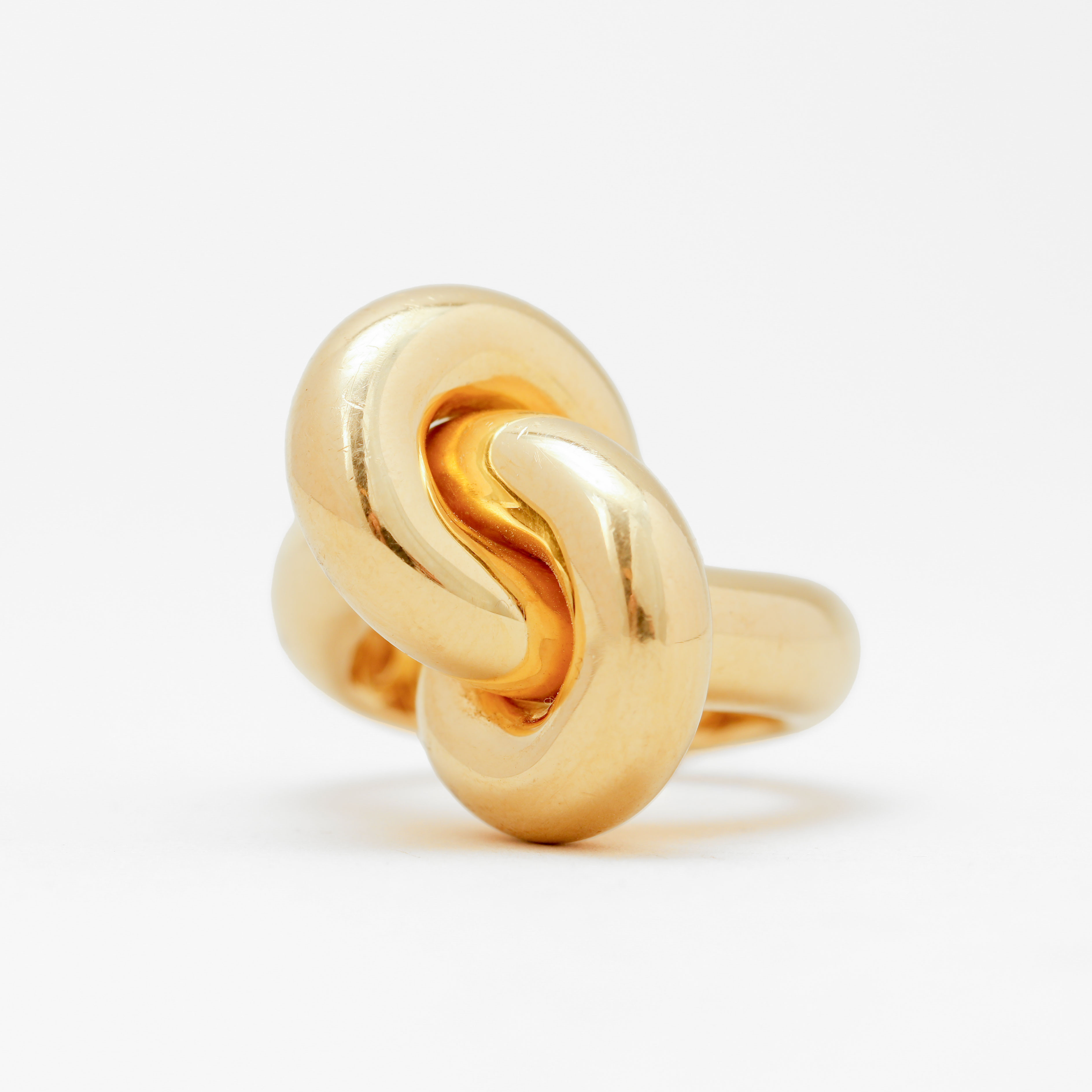 ENGELBERT. Ring, "Legacy Knot Ring Big", 18k guld.
