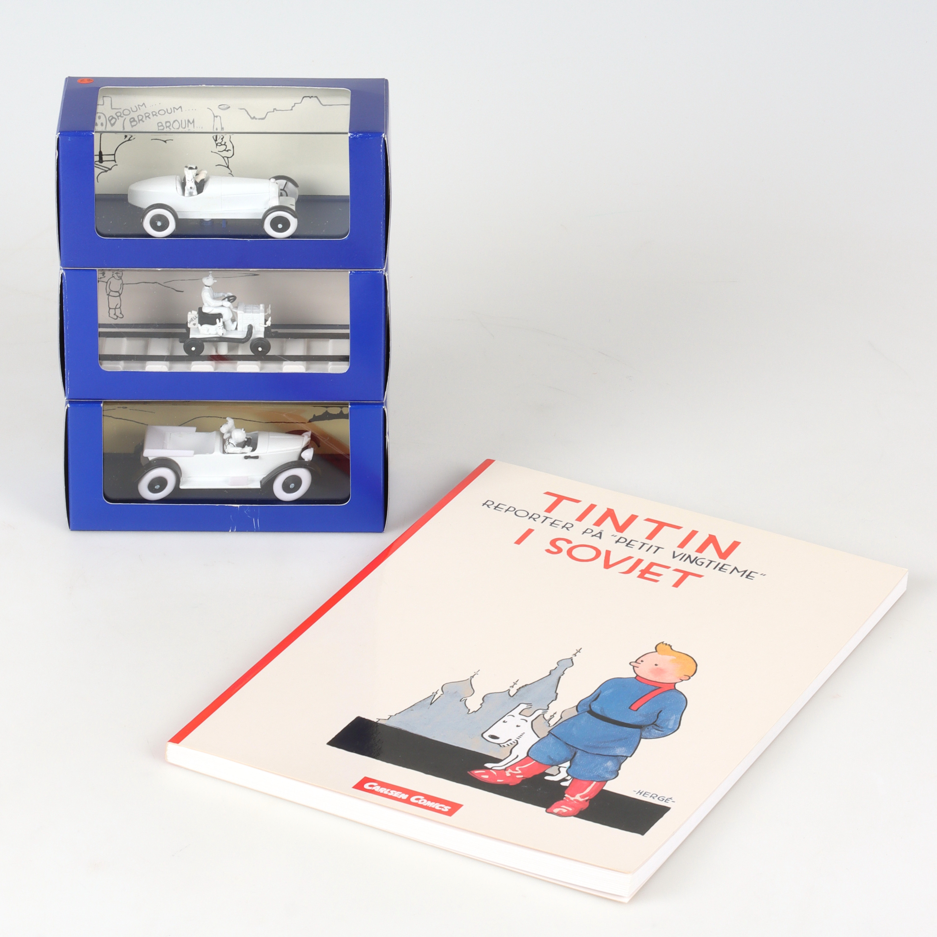 TINTIN. 4 delar, bl.a. sportbilen Amilcar CGS från filmen "Tintin i Sovjet".