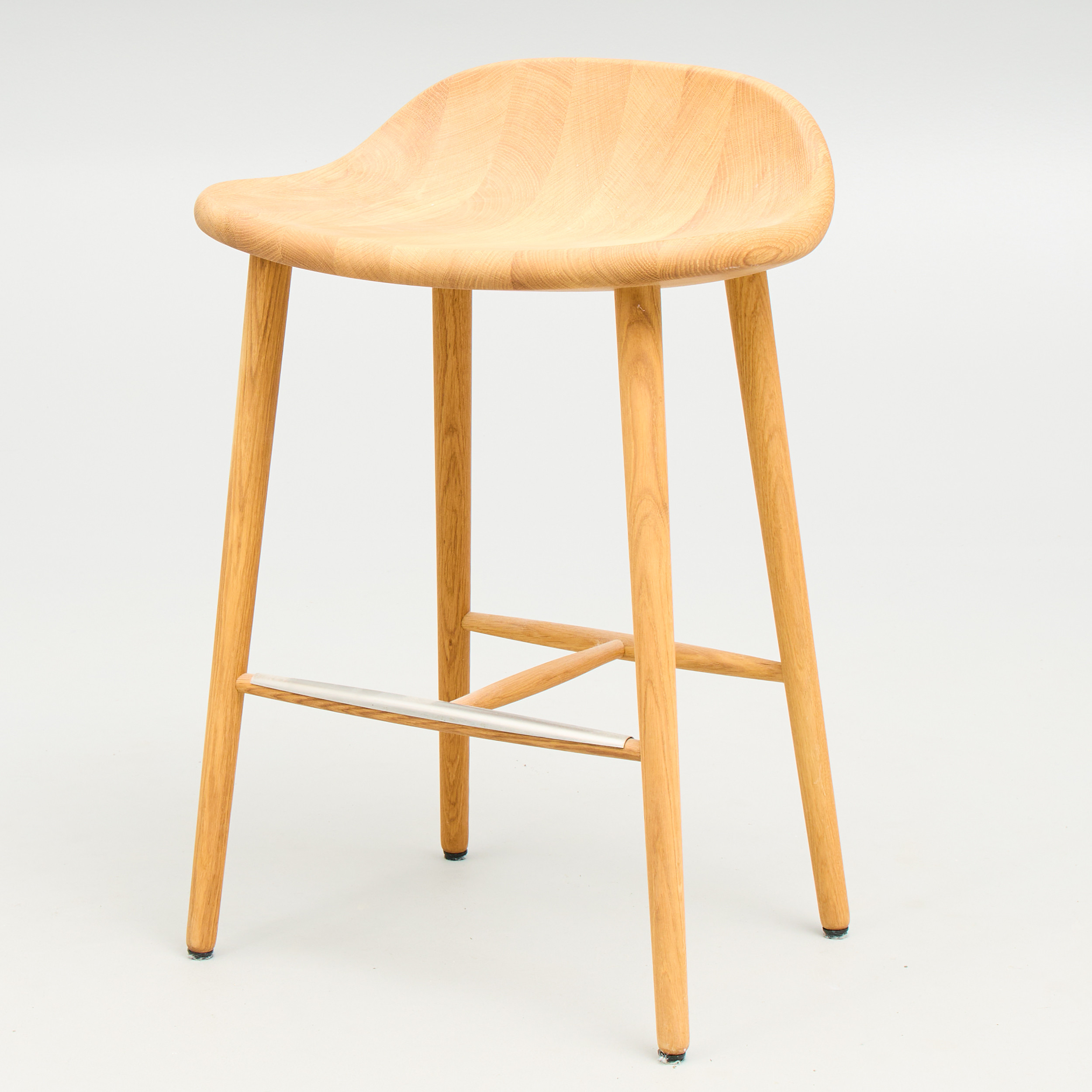 JONAS LINDVALL. Barstol, "Miss Holly", för Stolab. Brännmärkt.