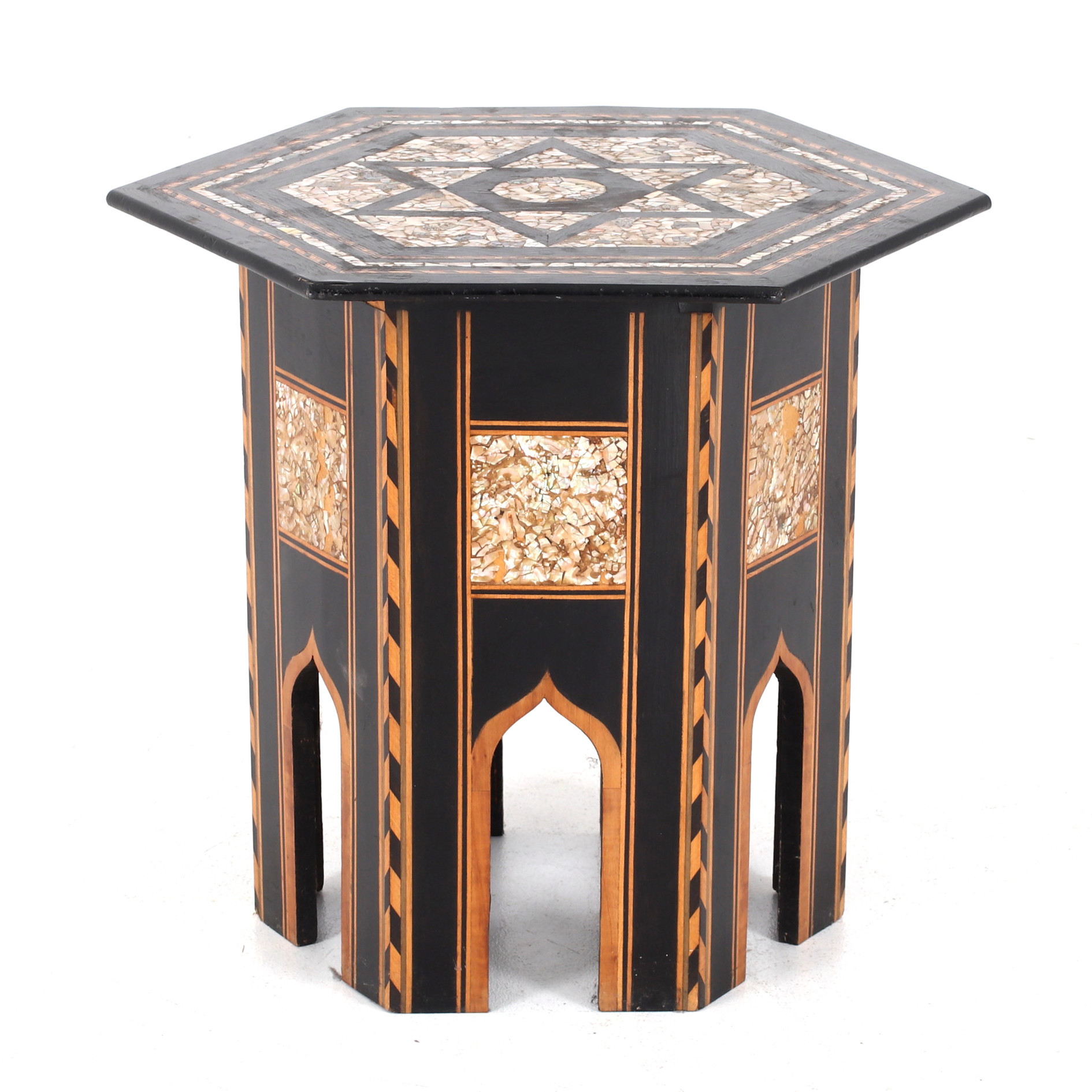 RÖKBORD, orientaliskt, 1900-talets första hälft.