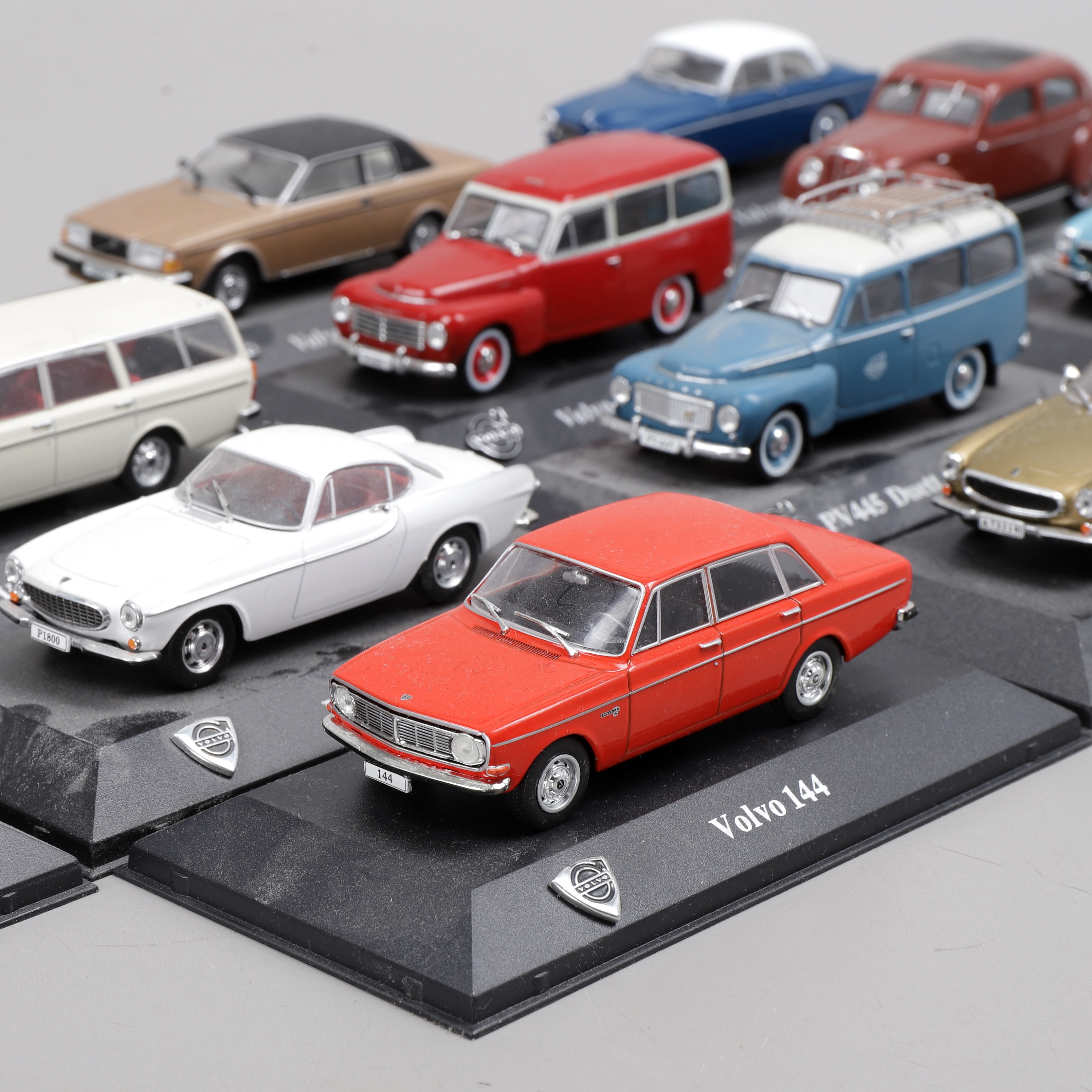 MODELLBILAR, 14 st, Volvo, Atlas, 2000-tal.
