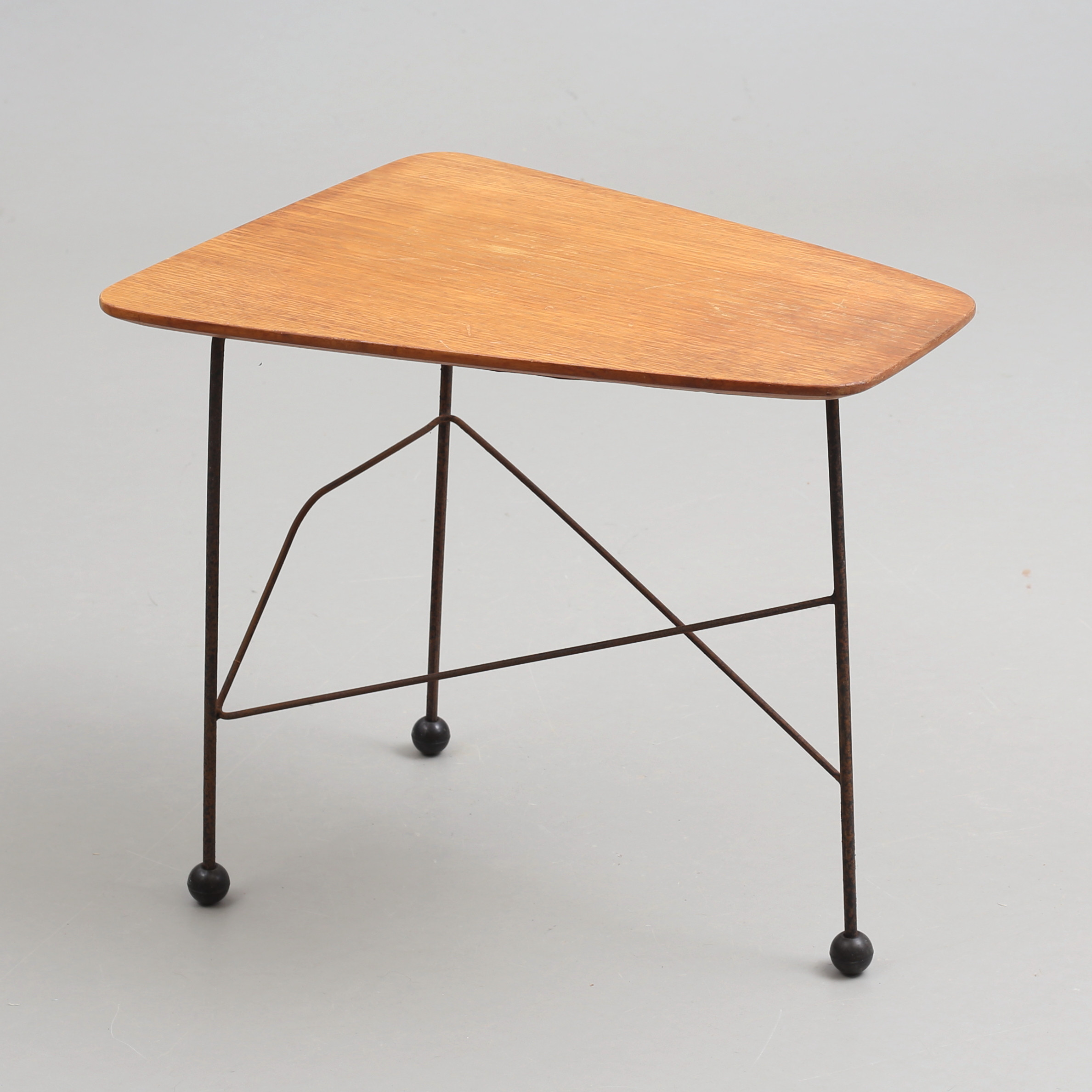LAMPBORD, teak med metallunderrede, 1900-talets andra hälft.