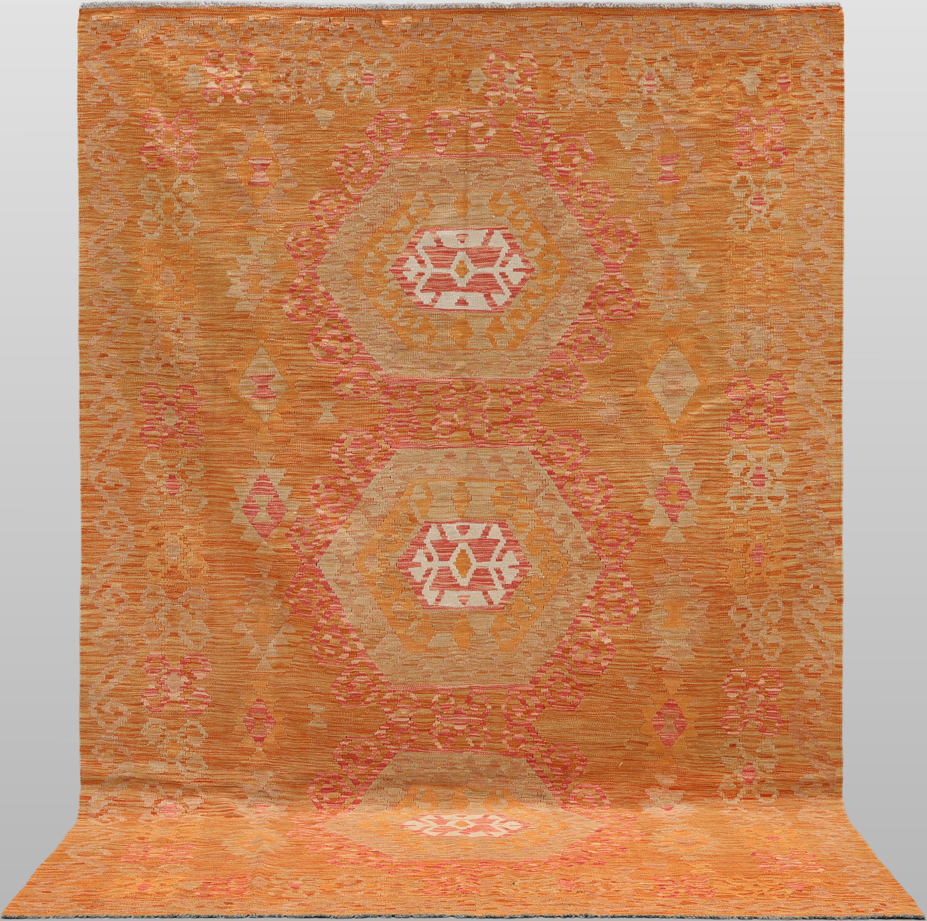MATTA. Kelim klassisk design, 299 x 206 cm.