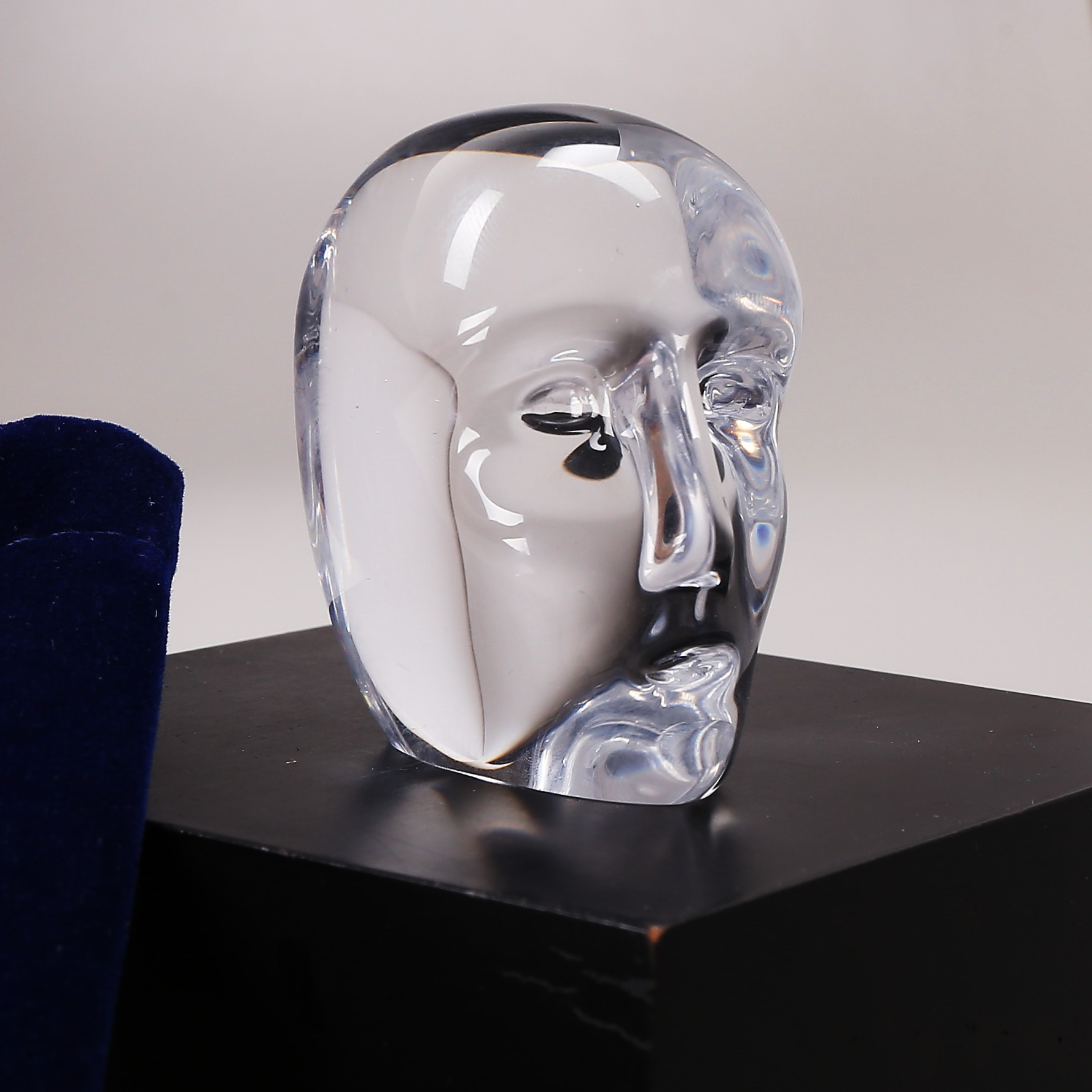 BERTIL VALLIEN. Skulptur, ansikte, glas, Kosta.