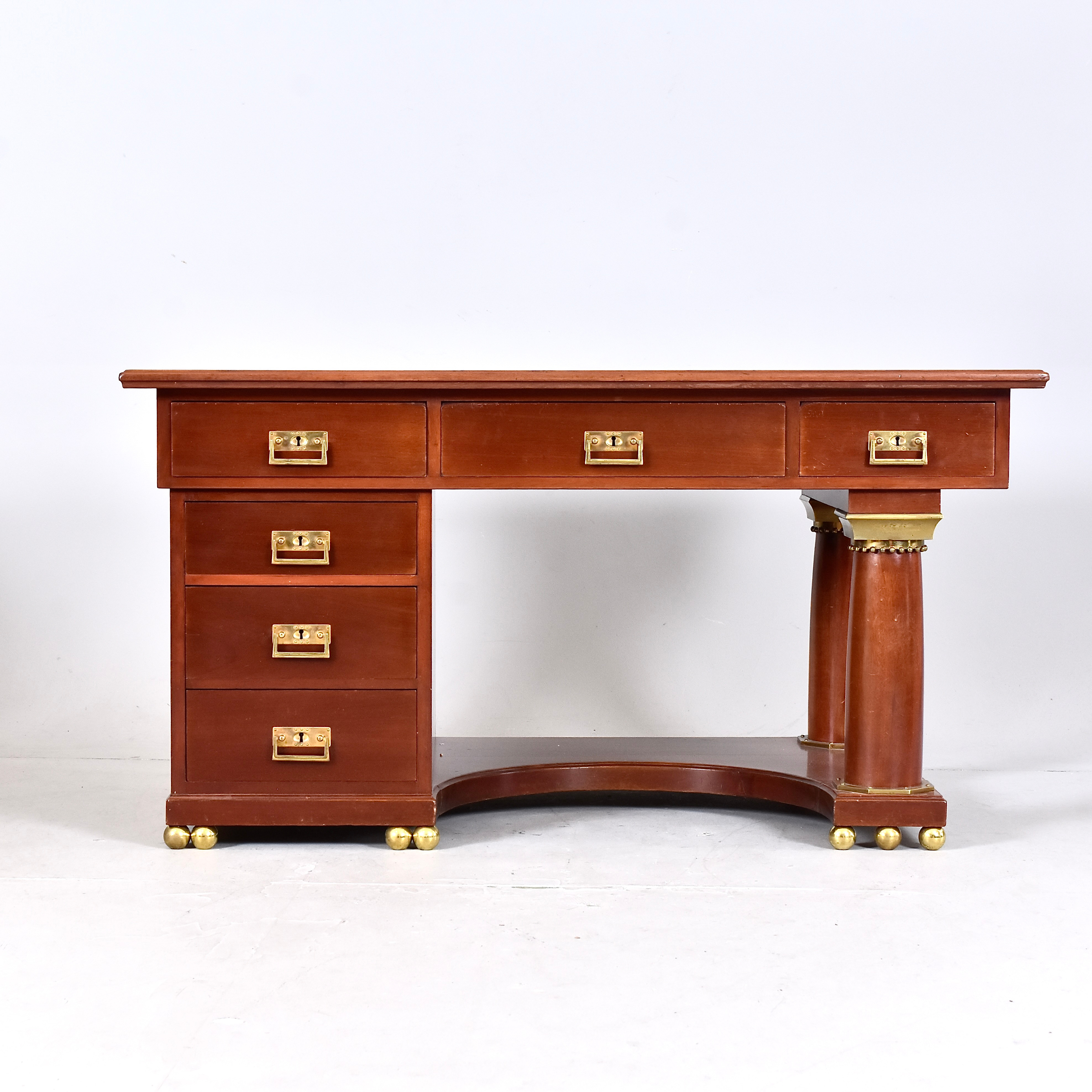 SKRIVBORD, mahogny med mässingsdetaljer, Wiener Sezessionsstil, Jugend, 1900-talets början.
