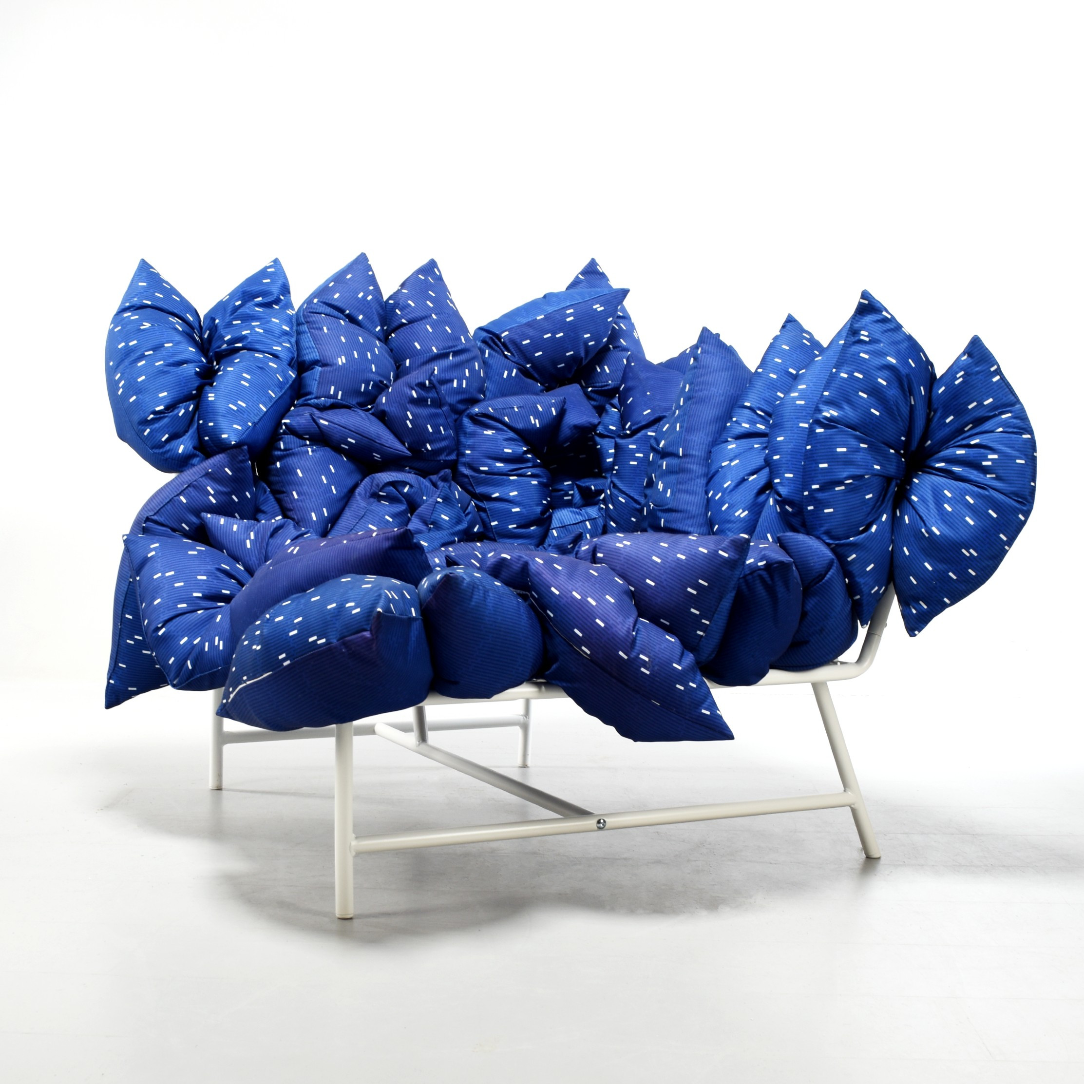 KATE BOOY & JOEL BOOY. FÅTÖLJ, IKEA, PS, 2017.