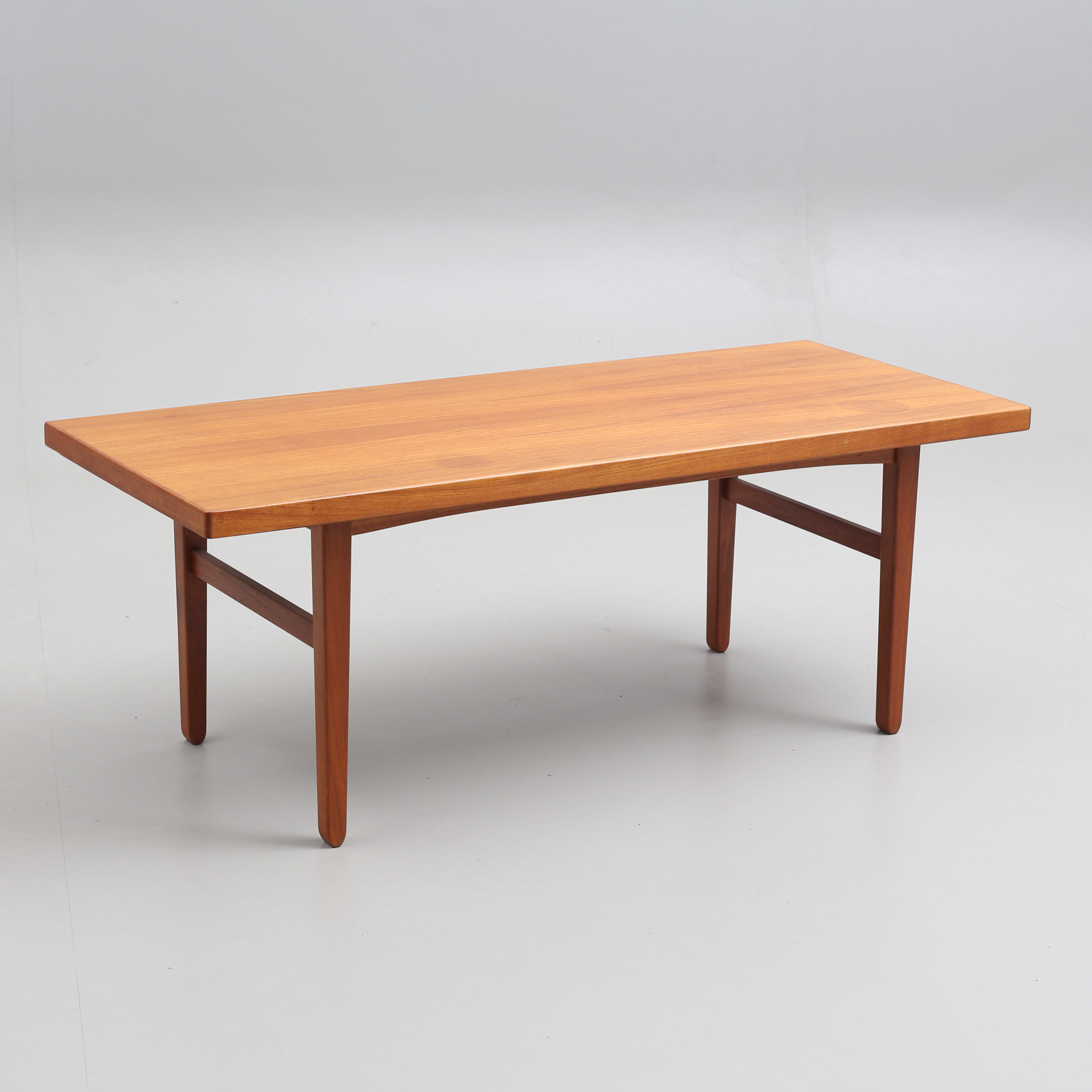 SOFFBORD, AB Emmaboda Möbelfabrik, stämpel SMI 536, 1900-talets andra hälft.