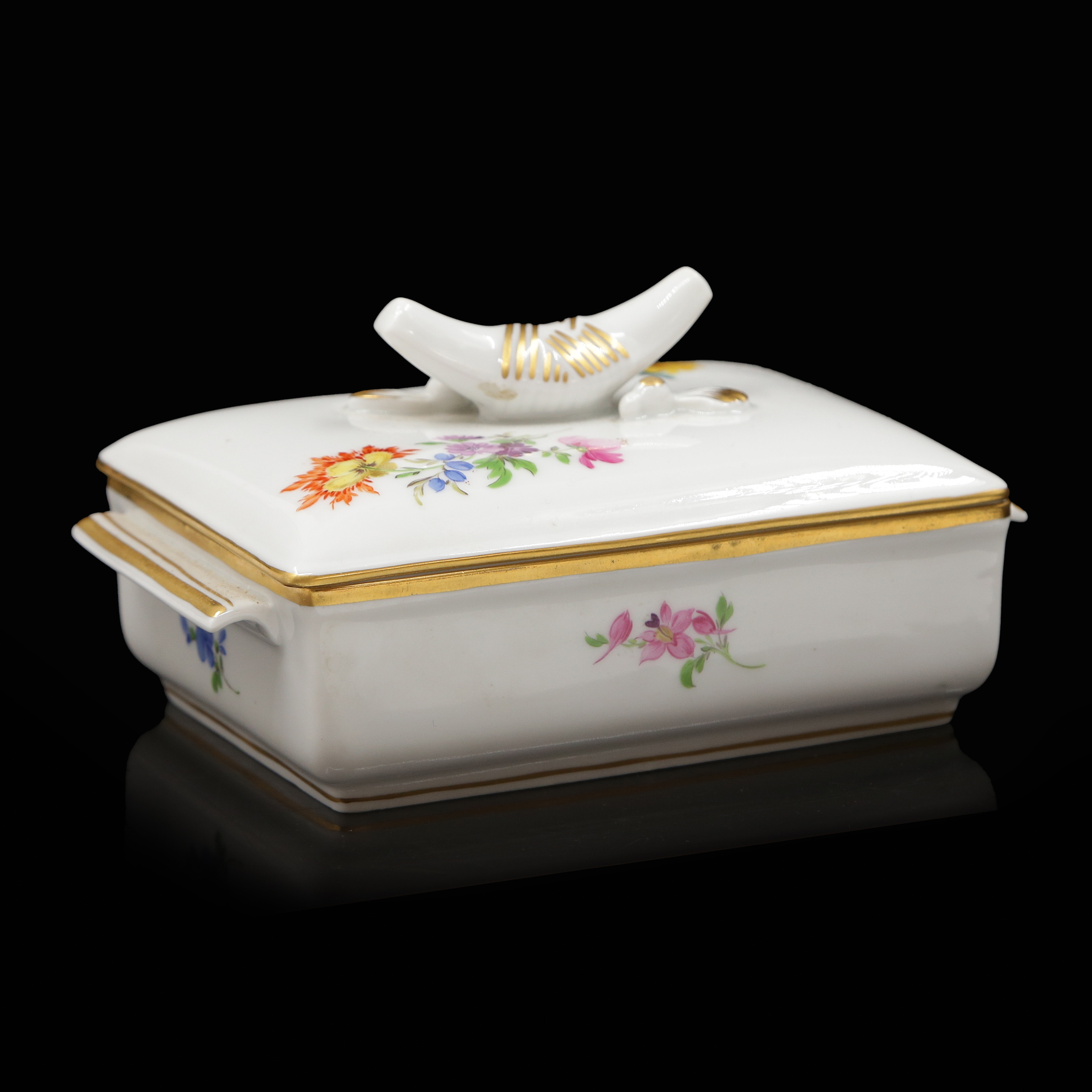MEISSEN, SMÖRASK I PORSLIN, TYSKLAND, TIDIGT 1900.