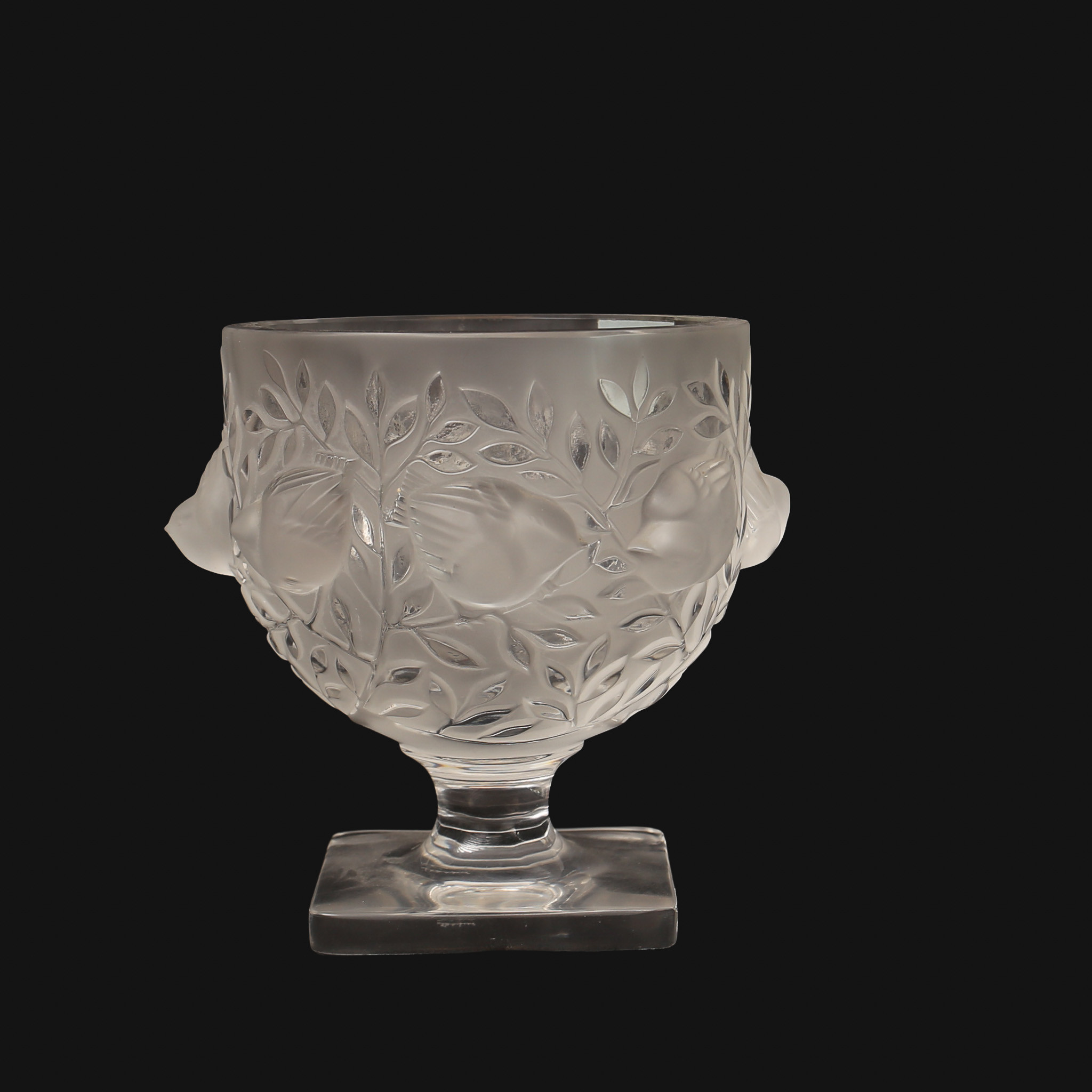 SKÅL PÅ FOT, Kristall, "Elisabeth" signerad Lalique France.
