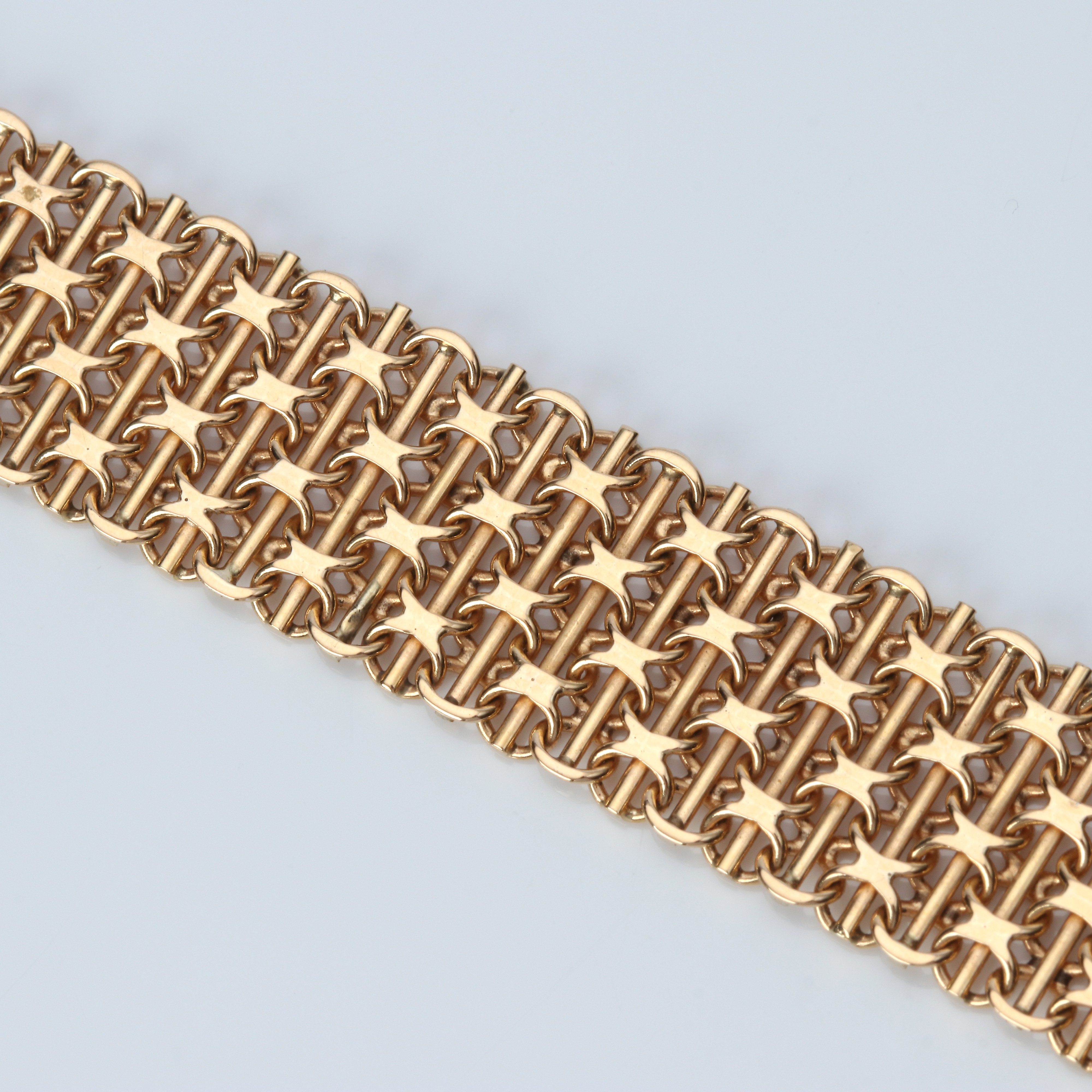ARMBAND, X-LÄNK. 18k guld, vikt ca 30,8 gram.
