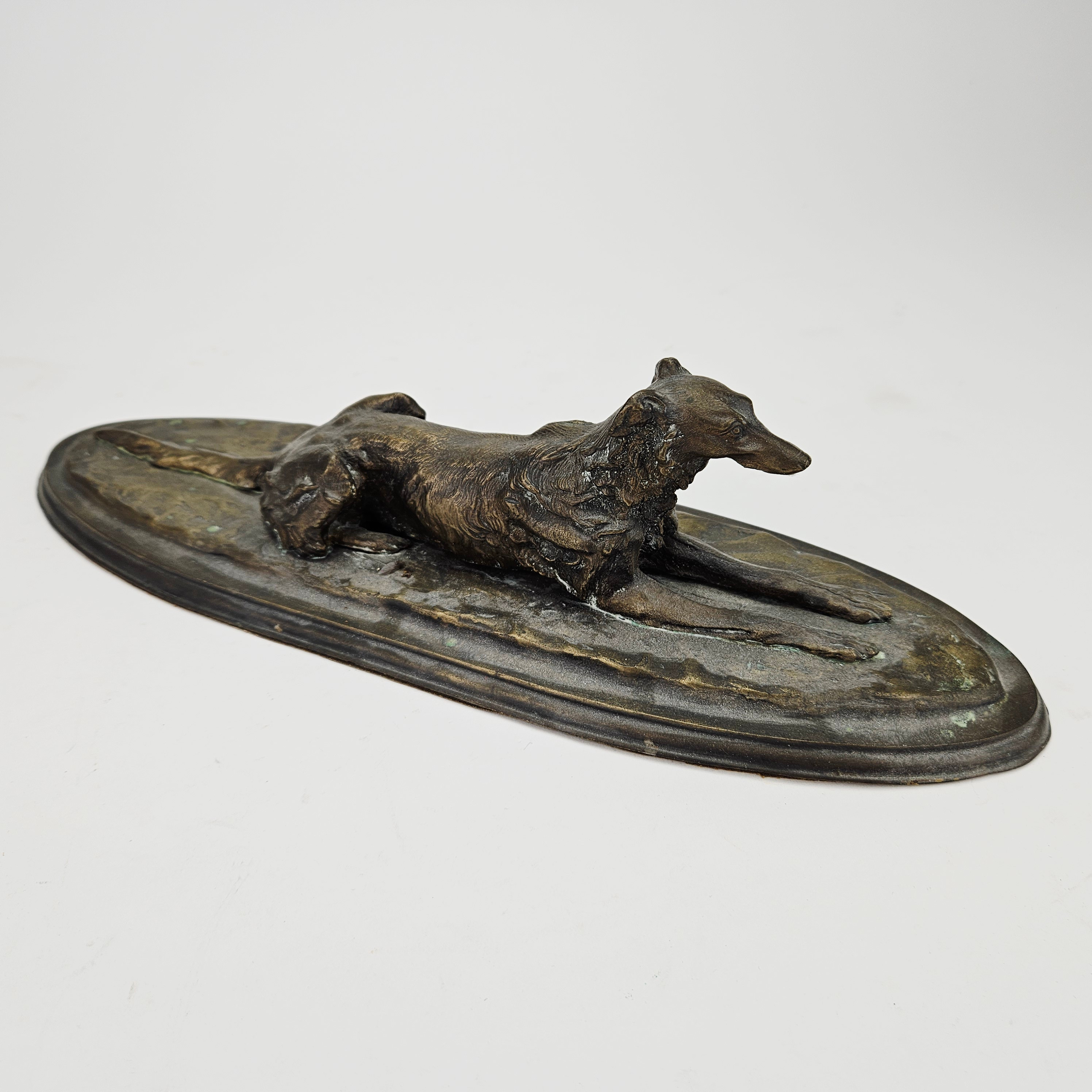 SKULPTUR, Borzoi, bronspatinerad metall, 1900-tal.