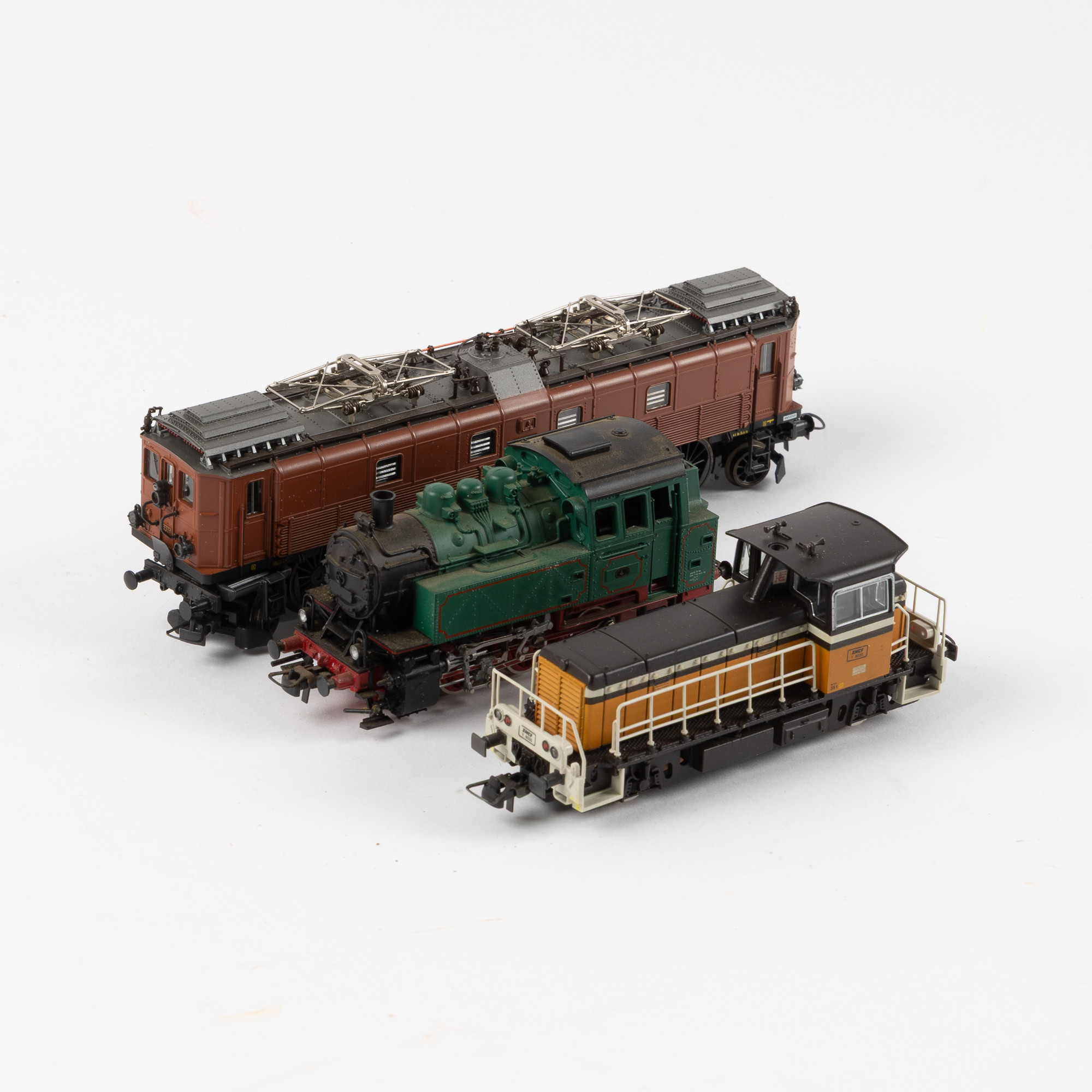 ROCO, modelljärnvägsdelar, 3 st, SNCF:s diesellok Y8035, SBB: ellok Be 4/6 och VSM:s ånglok BR 80.