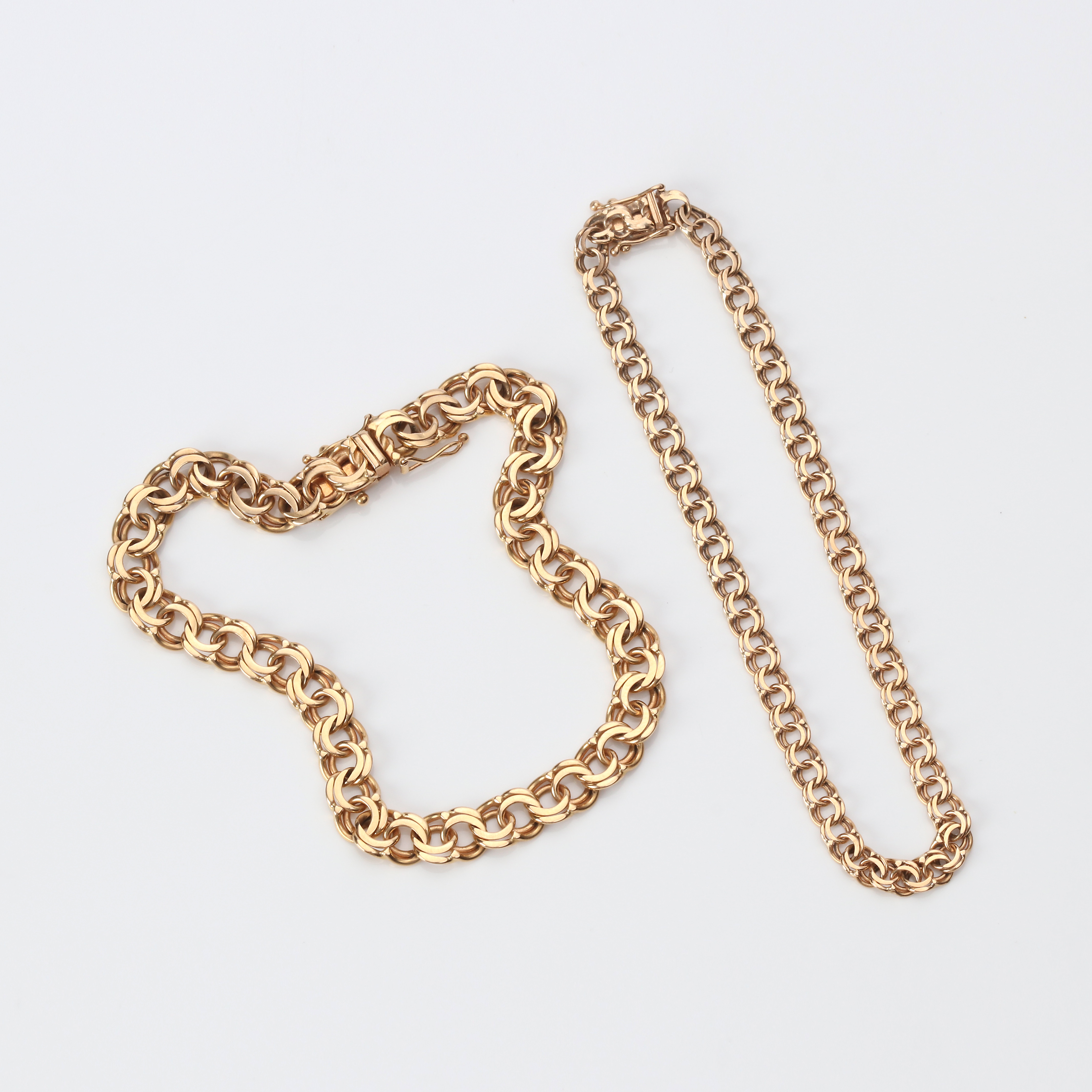 ARMBAND, BISMARCKLÄNK, TVÅ ST. 18k guld, vikt ca 19,5 gram.