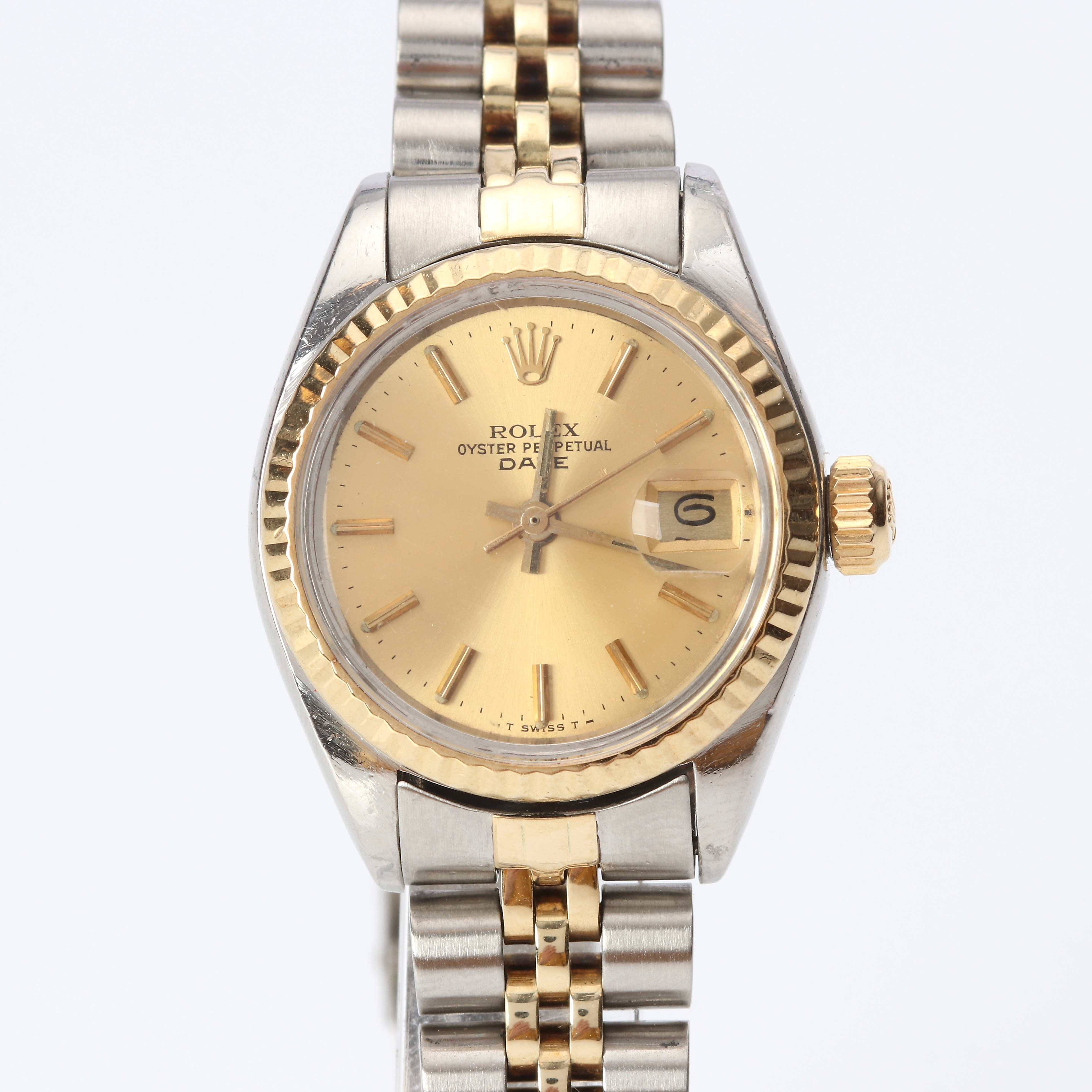 ROLEX OYSTER PERPETUAL DATE, DAMARMBANDSUR. Stål och guld, automatisk.