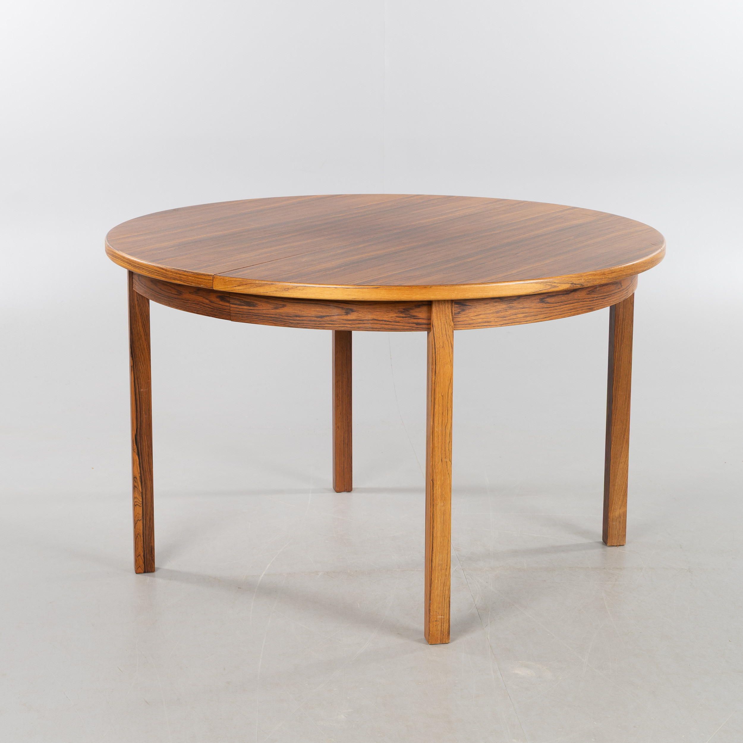 BORD, runt, riopalisander, 1960-tal.