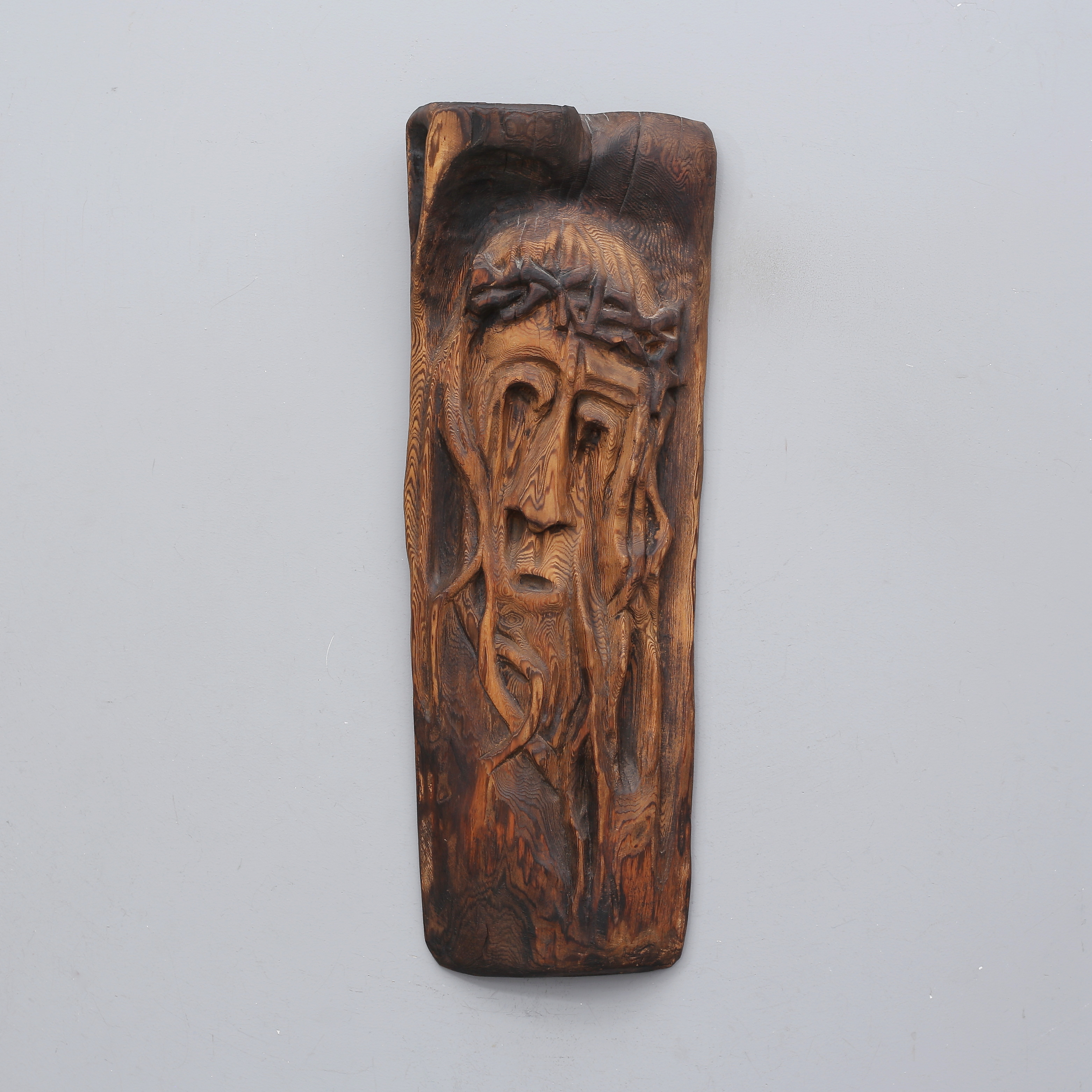 ANDRZEJ BOGORIA-ŚWIĄTKIEWICZ. (Född 1930, Polen) Trärelief, Jesus med törnekrona, signerad á tergo, daterad 78.