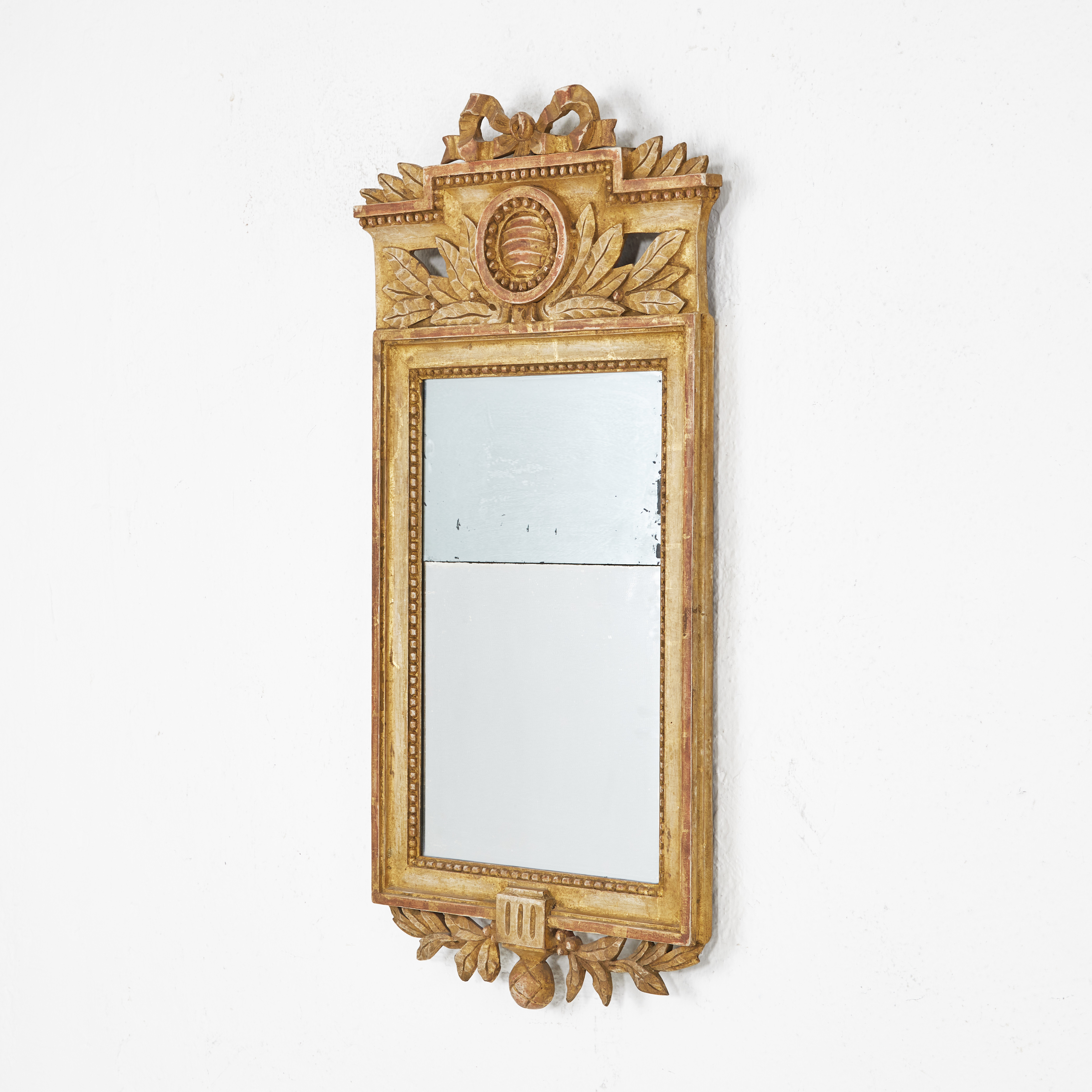 SPEGEL, gustaviansk stil, 1900-tal med äldre glas.