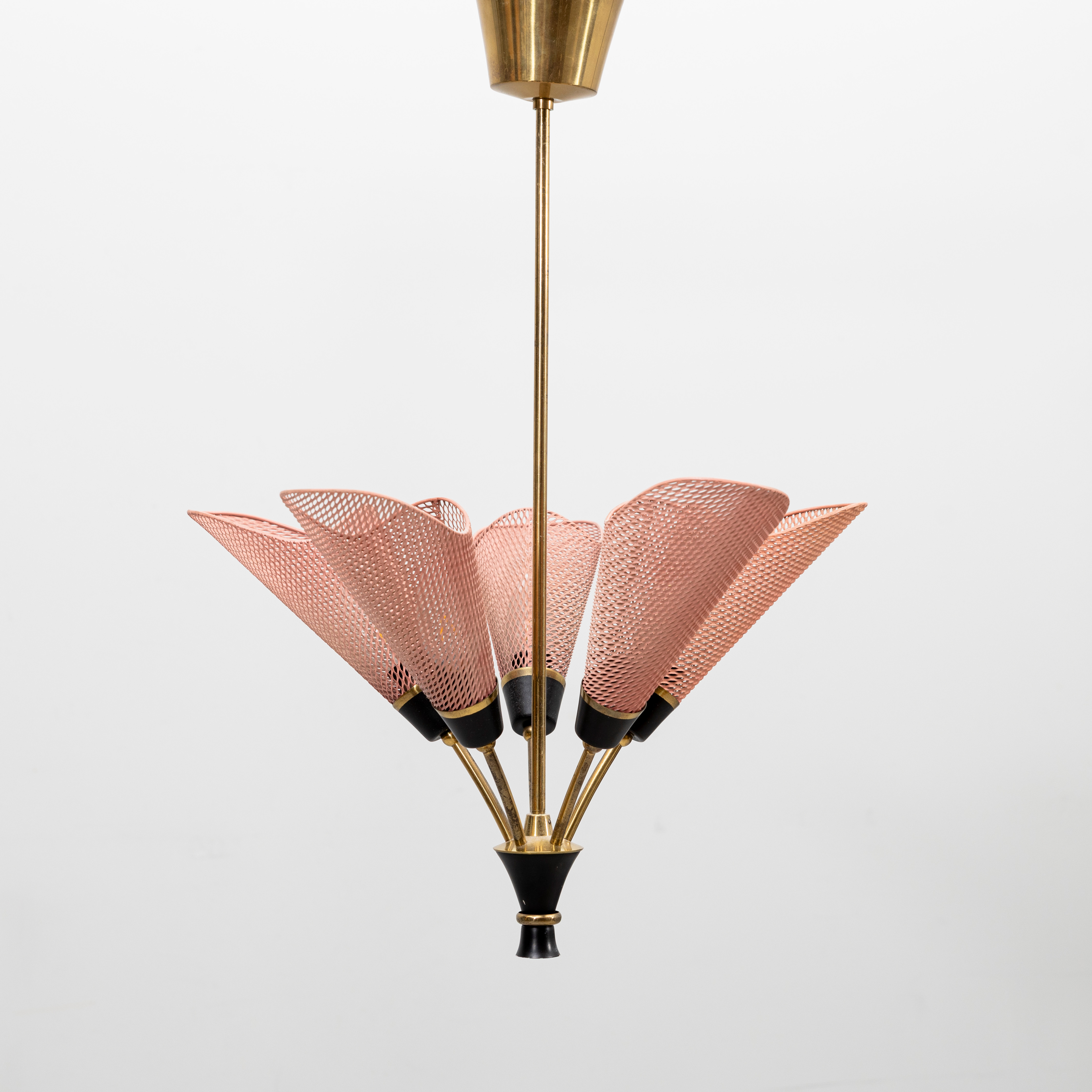TAKLAMPA, 1950-tal. Höjd ca 64 cm.