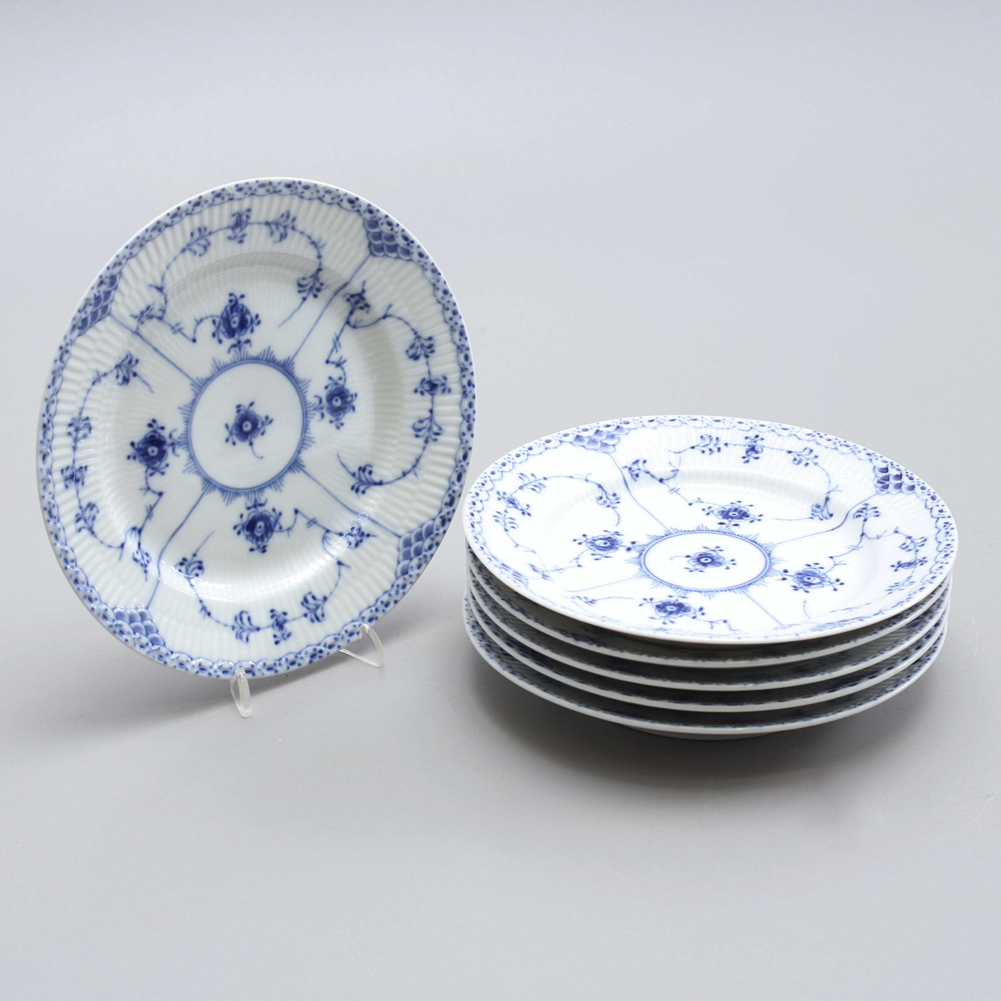 ASSIETTER, 6 st, porslin, "Musselmalet", Royal Copenhagen.