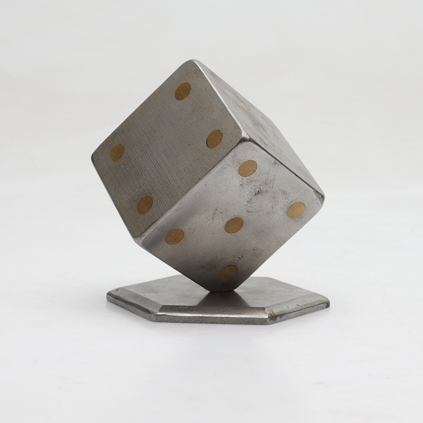 SKULPTUR, metall/mässing, "Tärning", 1900-tal.