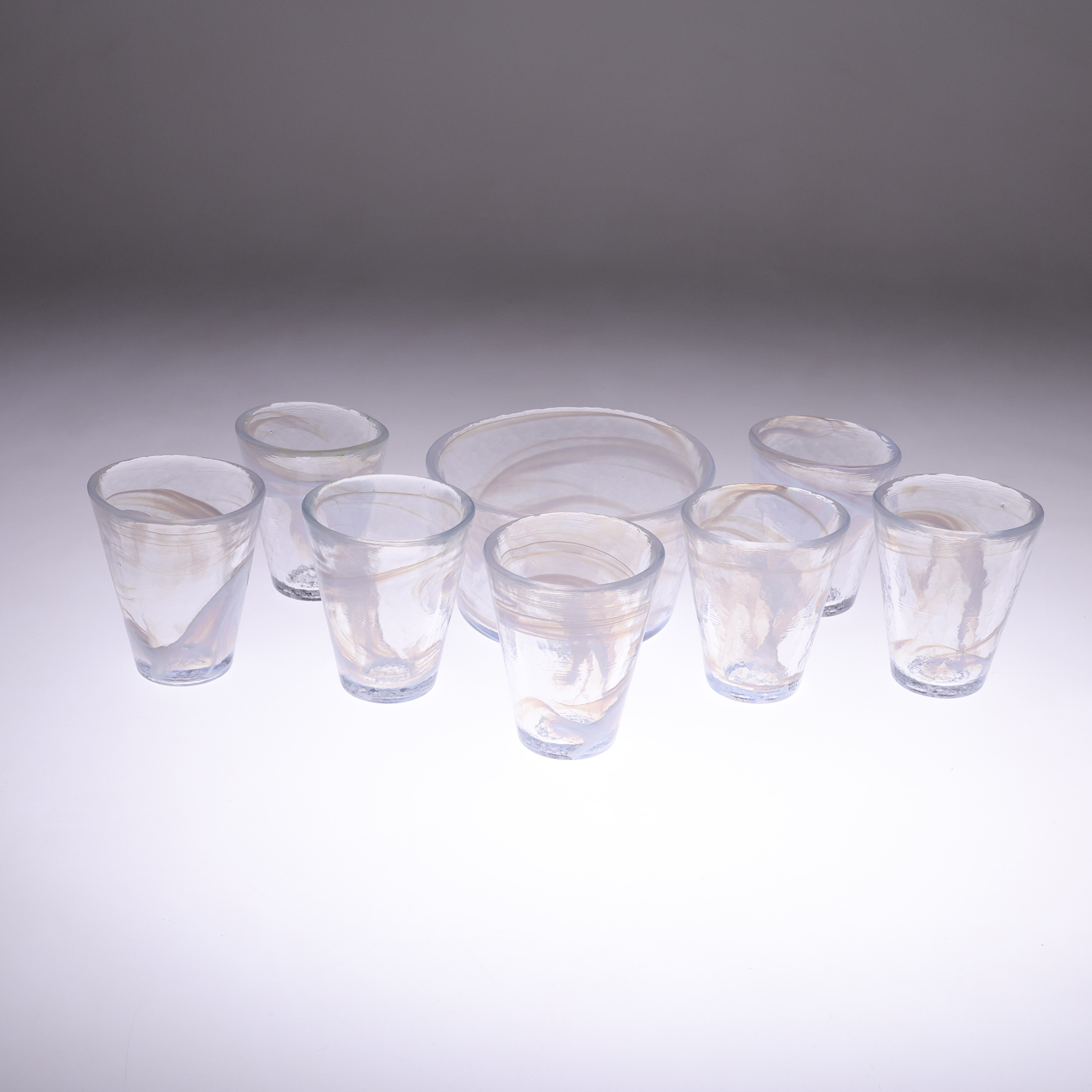 ULRICA HYDMAN-VALLIEN. GLAS 7 st samt SKÅL, ''Mine''.