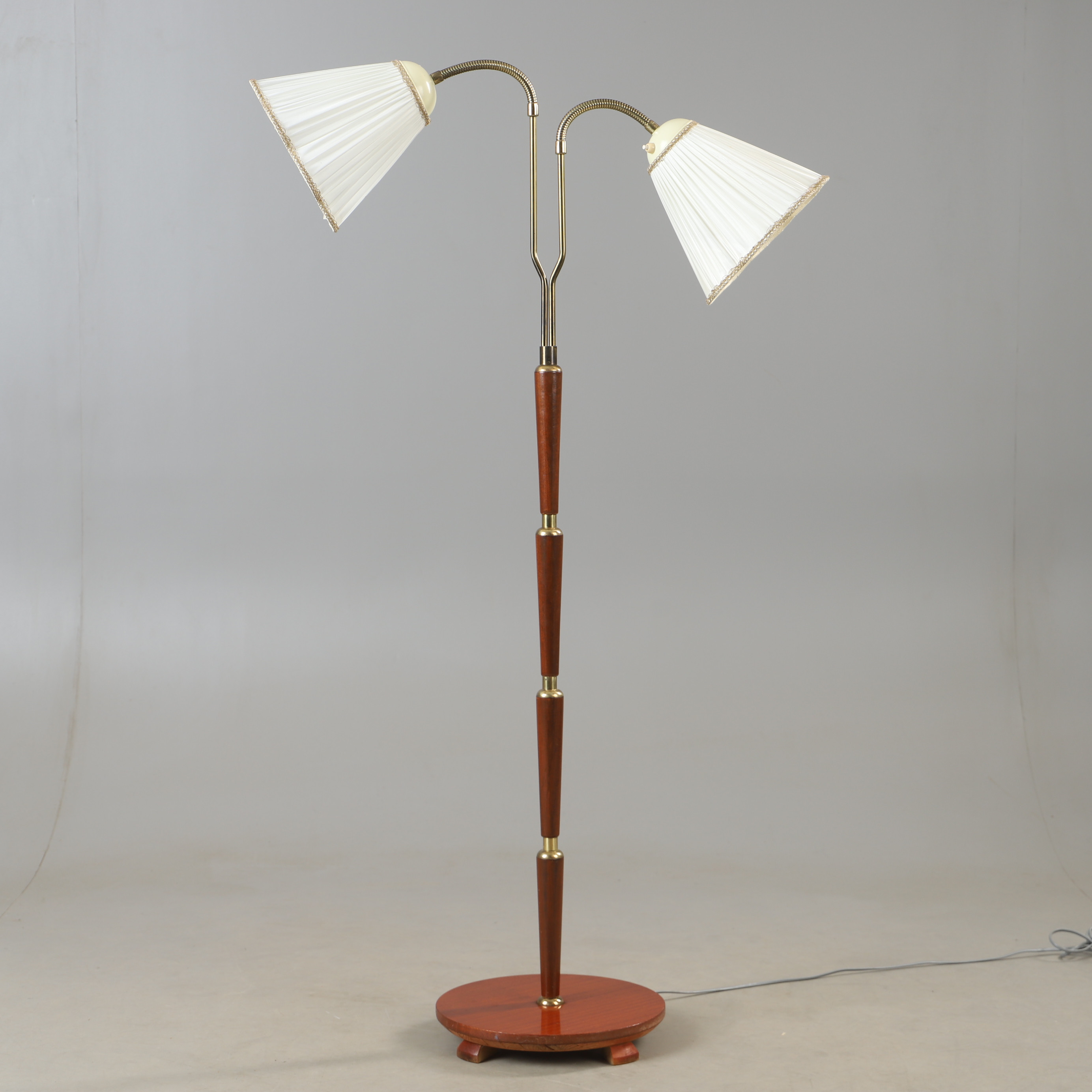 GOLVLAMPA, mahogny, NS, 1940/50-tal.