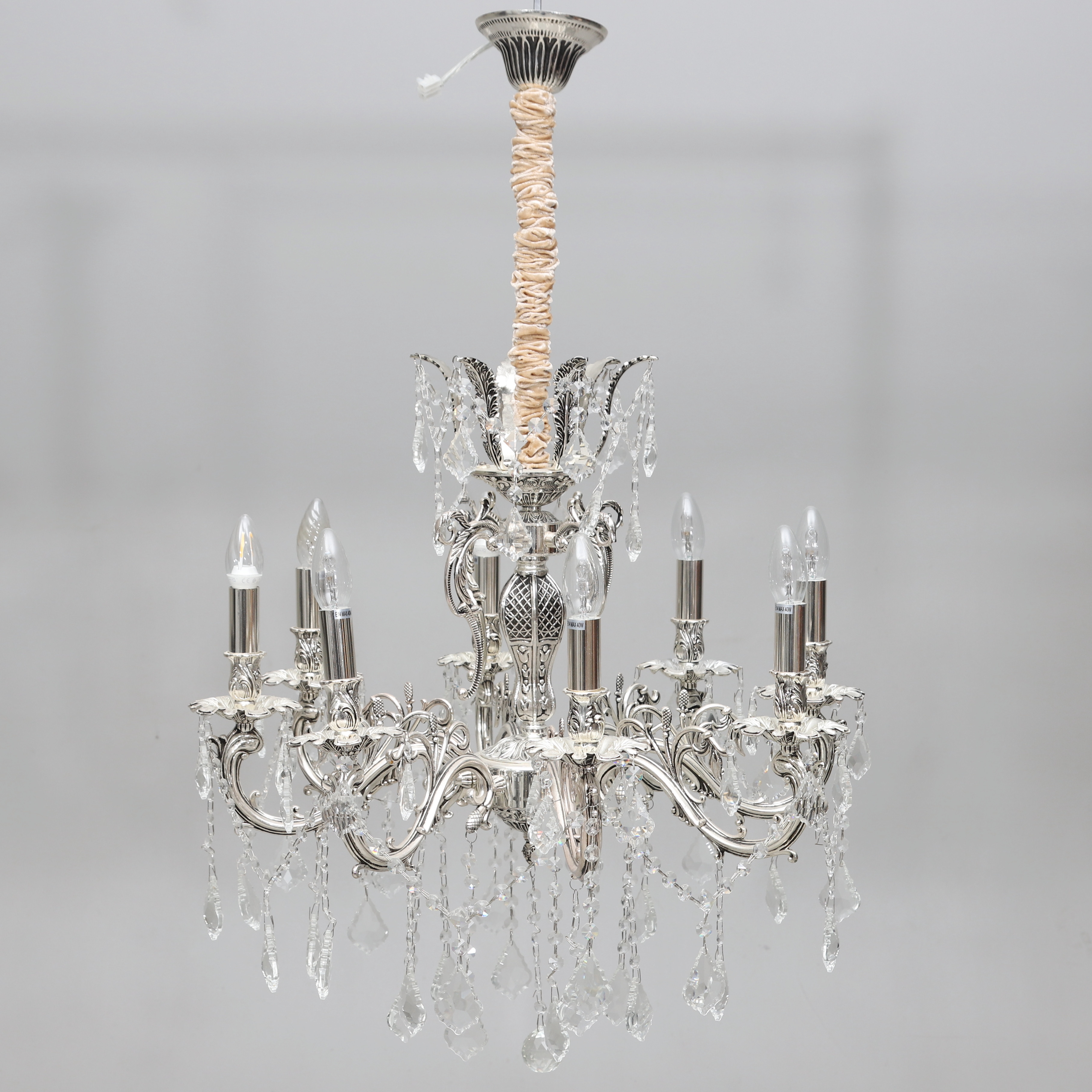 LJUSKRONA, vitmetall och kristall, 8 ljusarmar, Aneta Lighting, samtida.