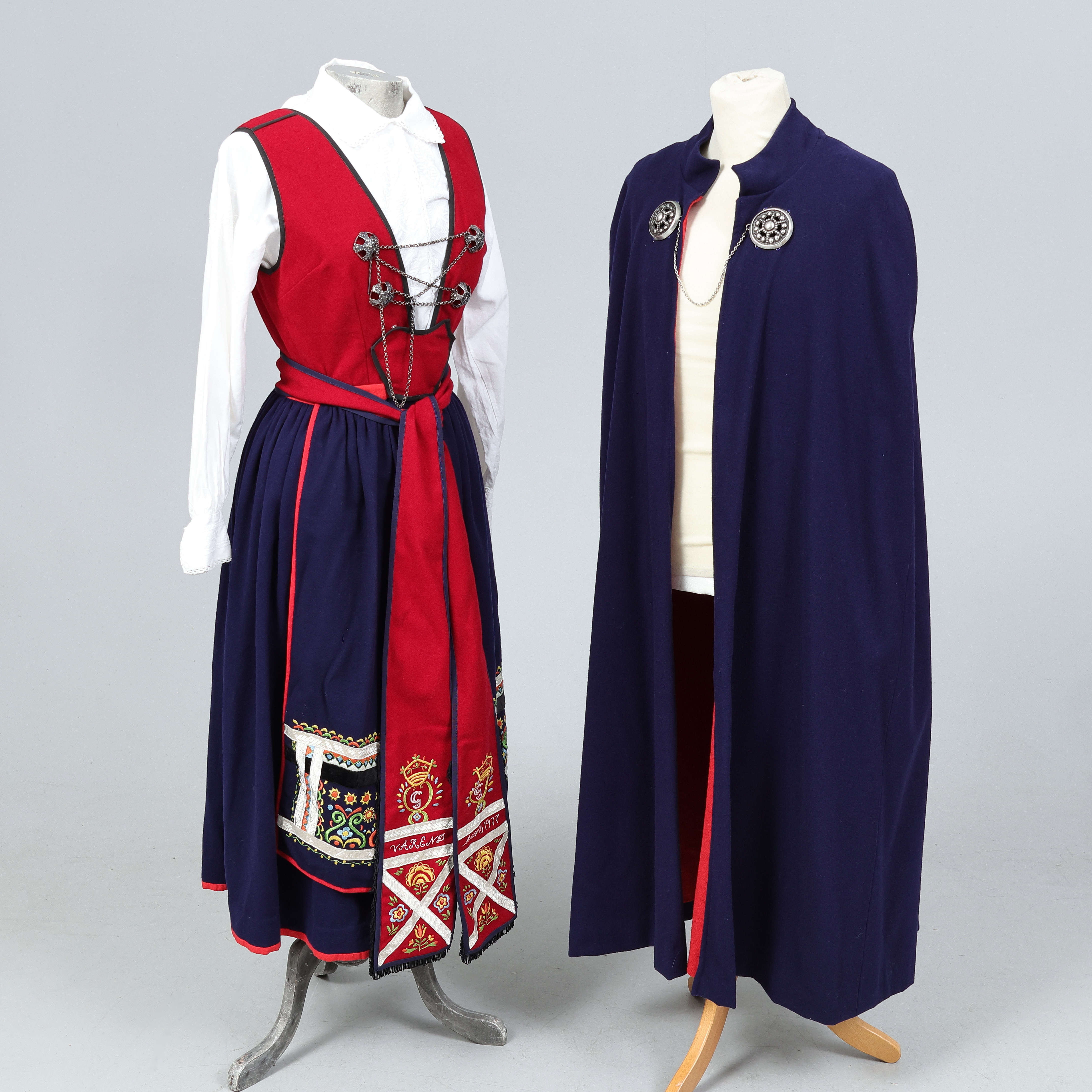 FOLKDRÄKT, Värendsdräkt, 5 delar.