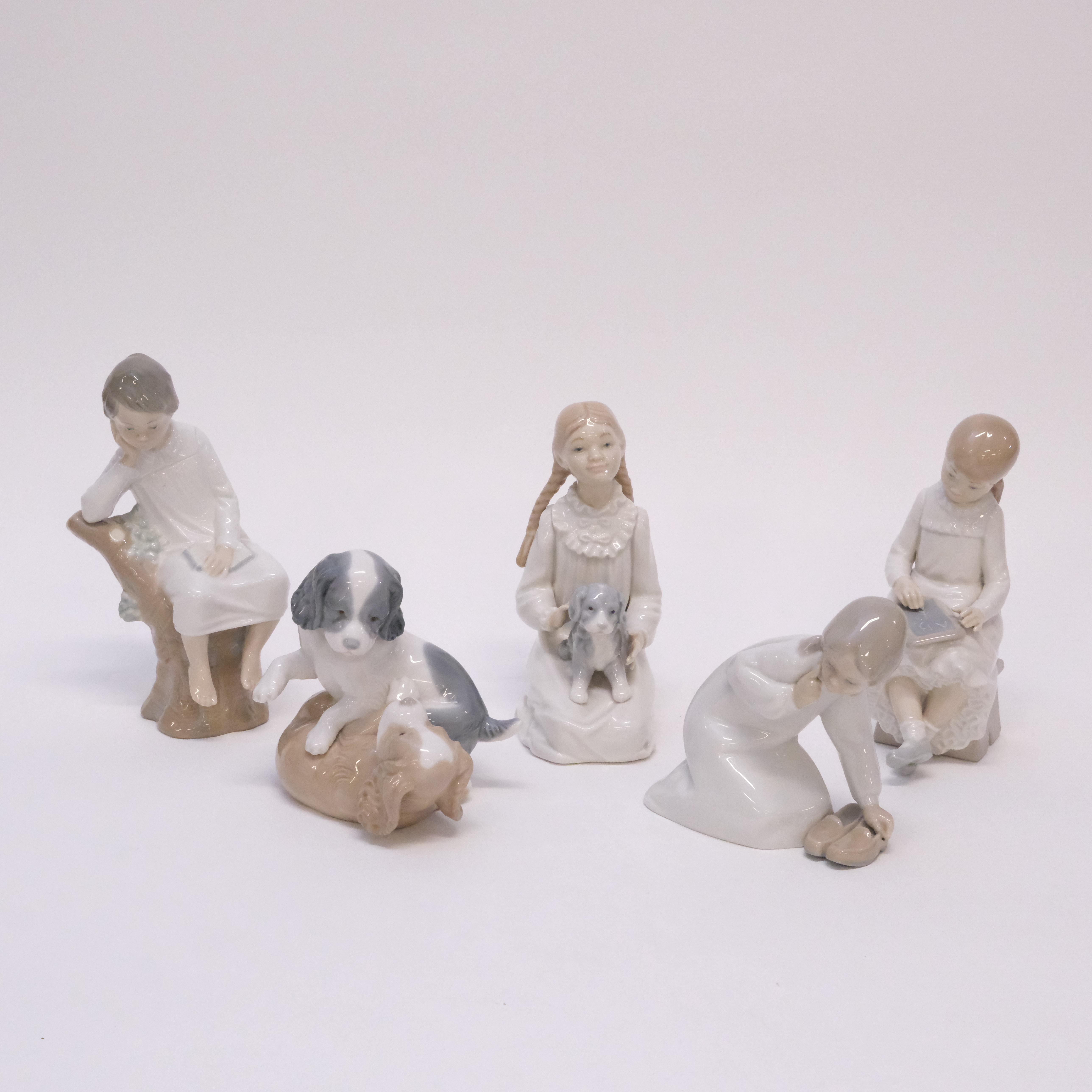 5 FIGURINER, LLADRO OCH NAO.