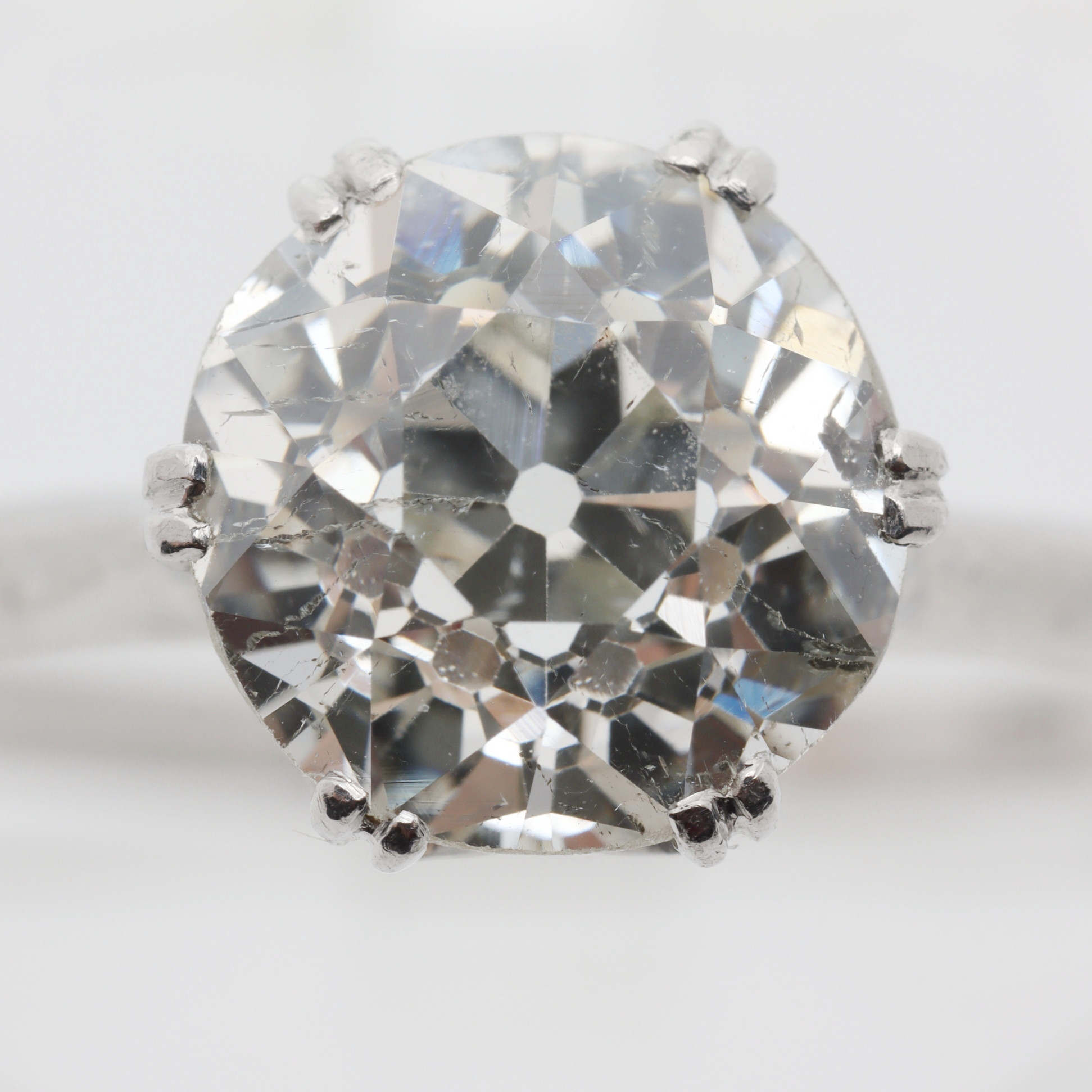 RING, platina med gammalslipad diamant 2,10 ct, Hallbergs guld, 1940-tal.