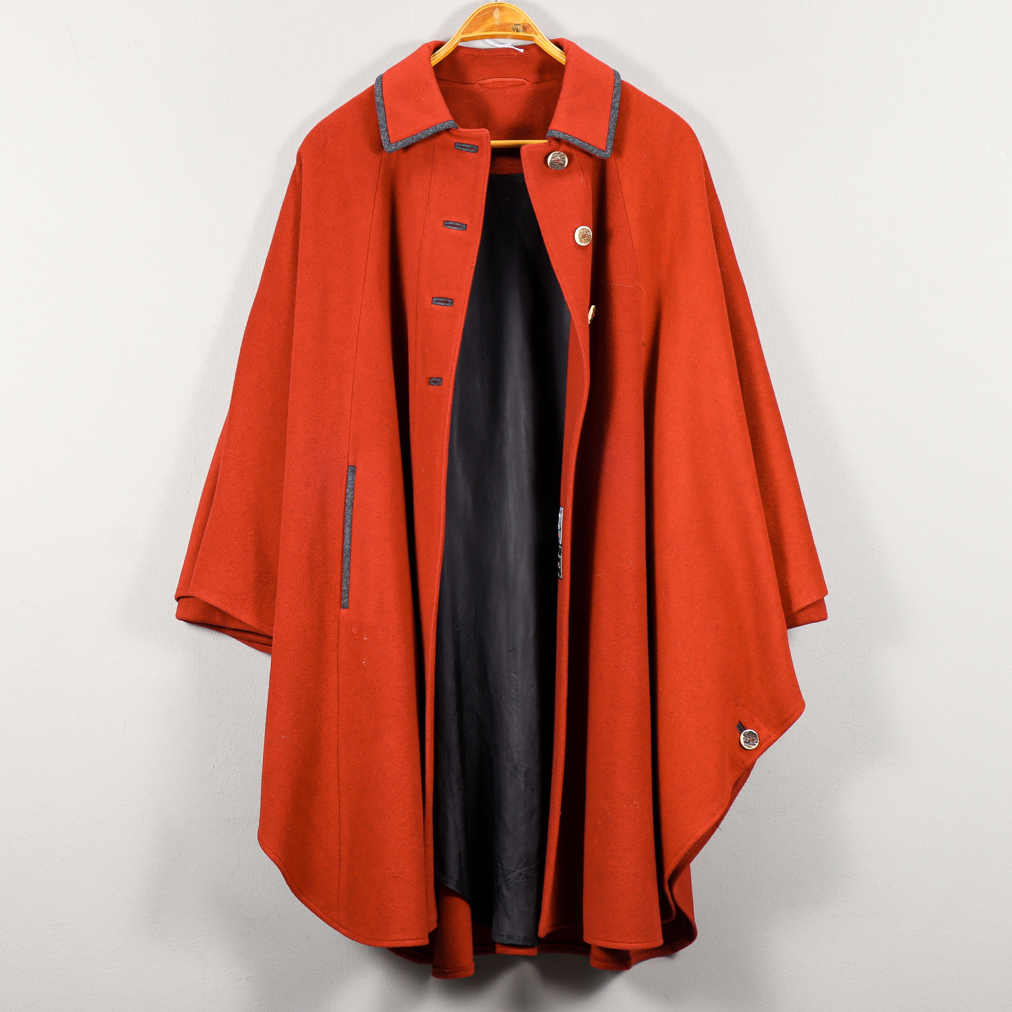 MAXIMILIAN STEINBOCK cape.