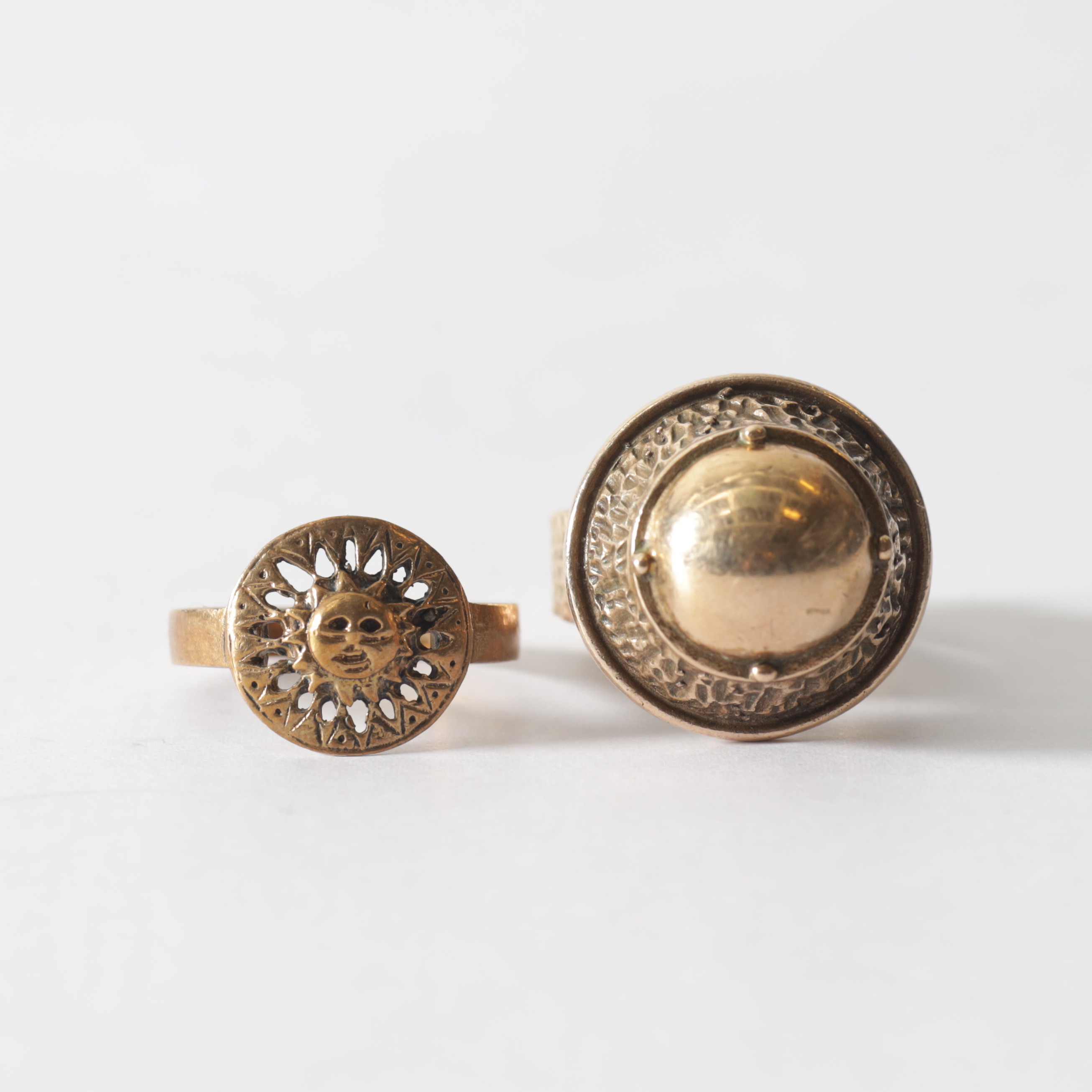 RINGAR, 2 st. Brons, delvis Pertti Peuri, Finland.