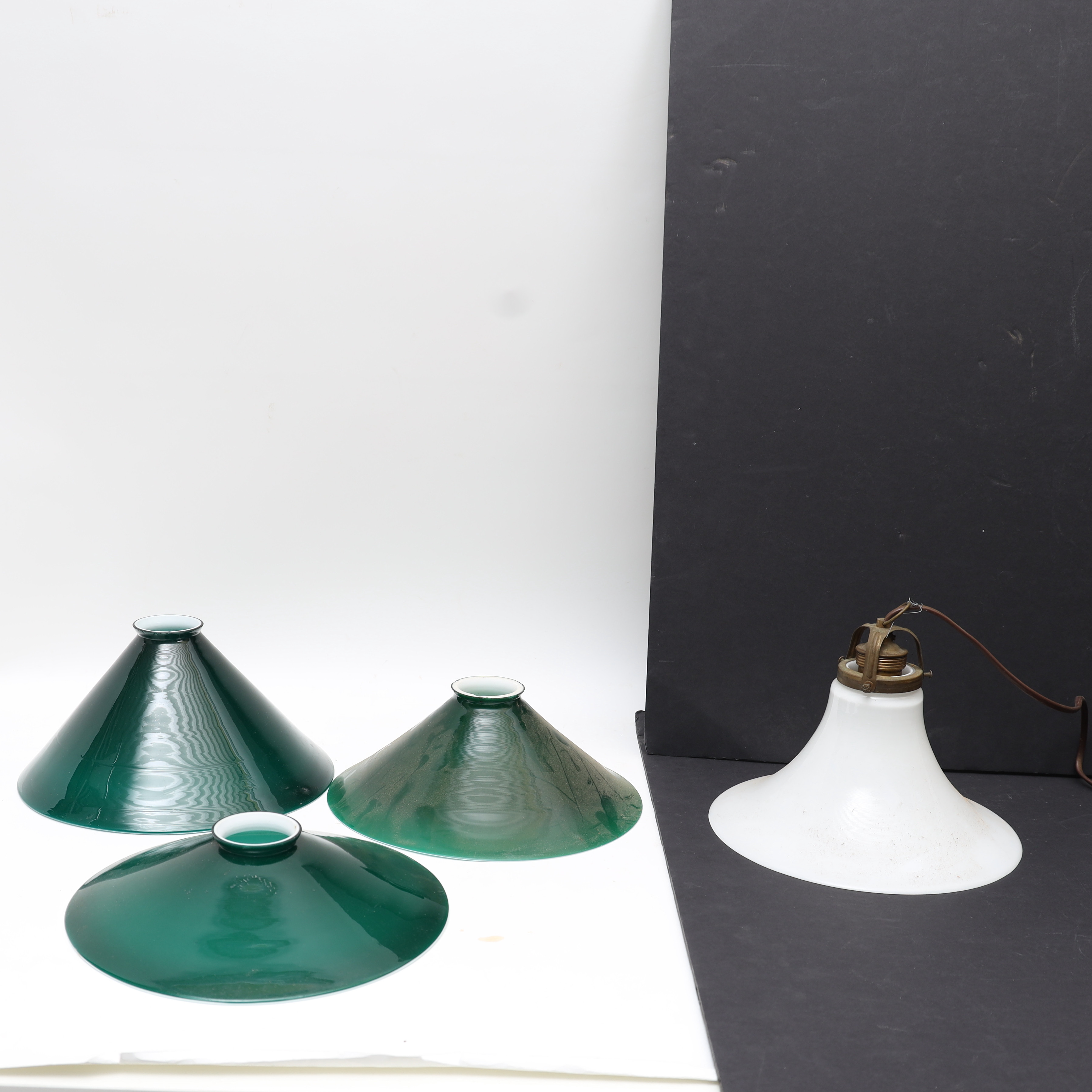 TAKLAMPA SAMT KUPOR, 4 delar, 1900-talets första del.