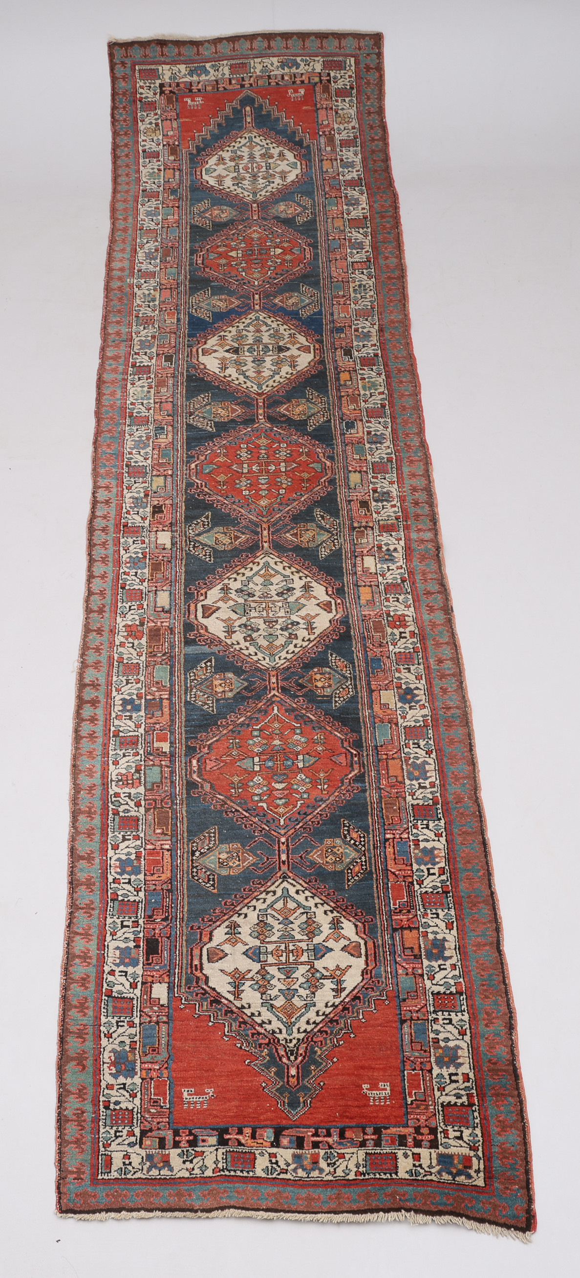 GALLERIMATTA, KNUTTEN, AZERBAJDZJAN.