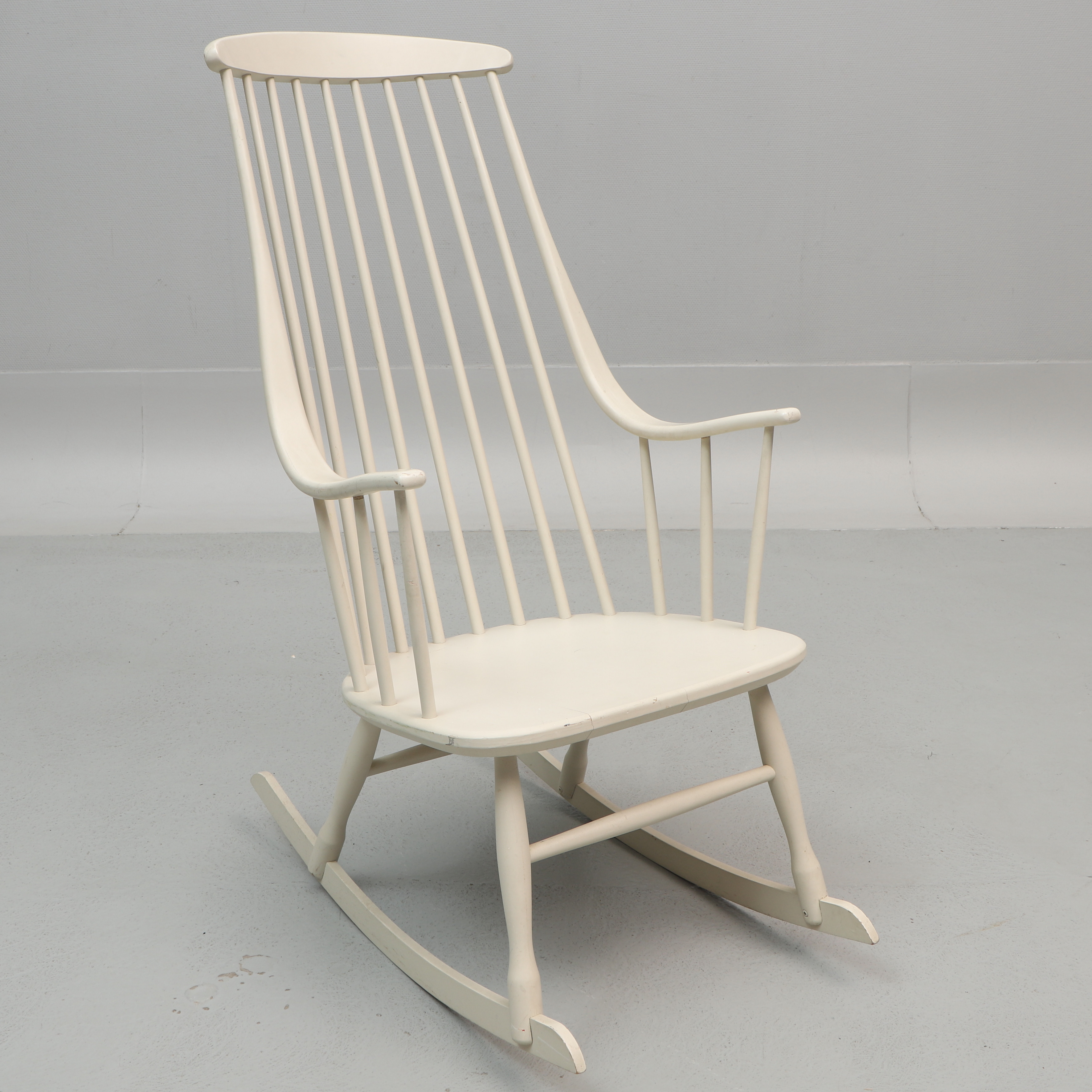 LENA LARSSON. Gungstol, bemålat trä, "Bohem", Nesto, Nässjö Stolfabrik, 1960-tal.