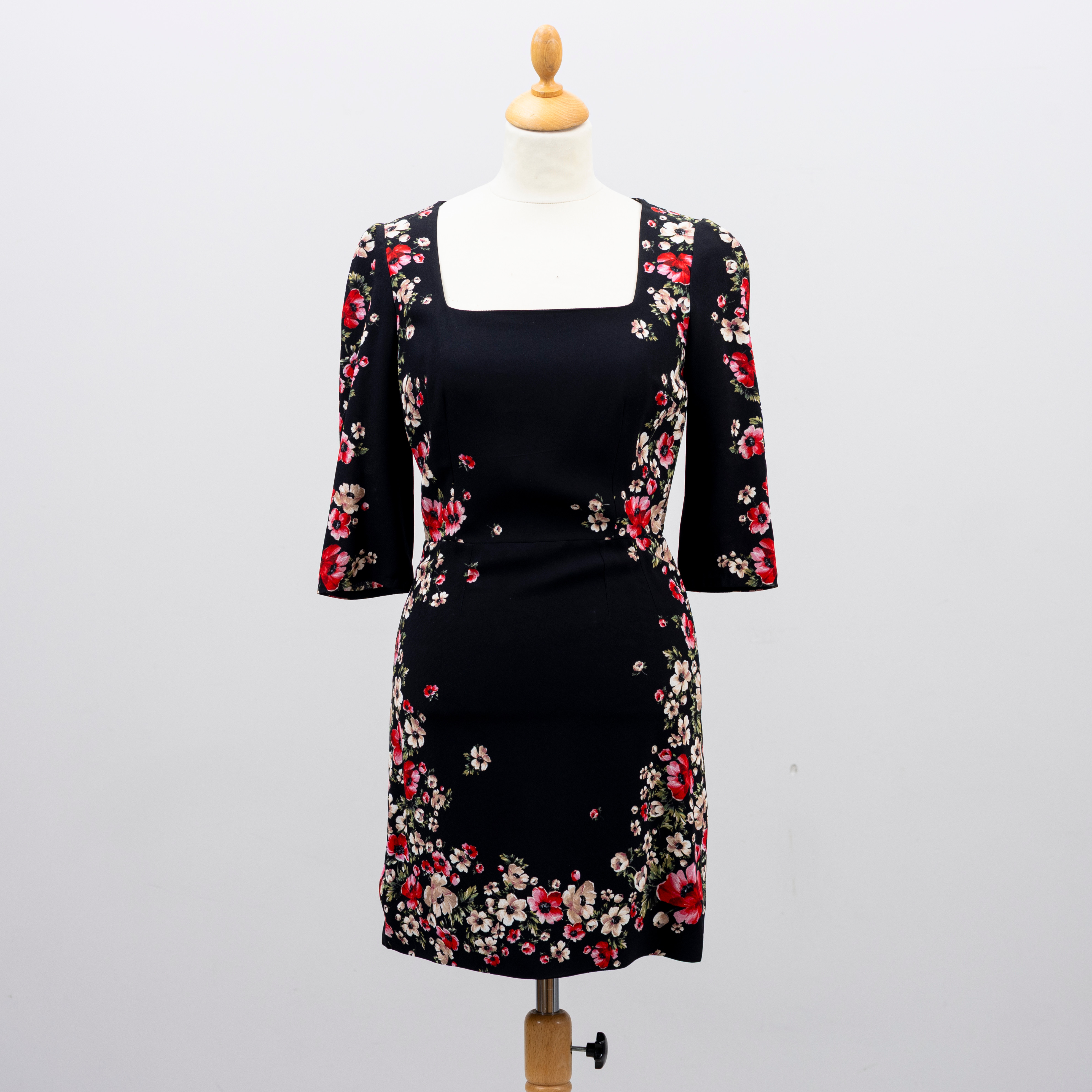 DOLCE GABBANA. Klänning, storlek italiensk 40.