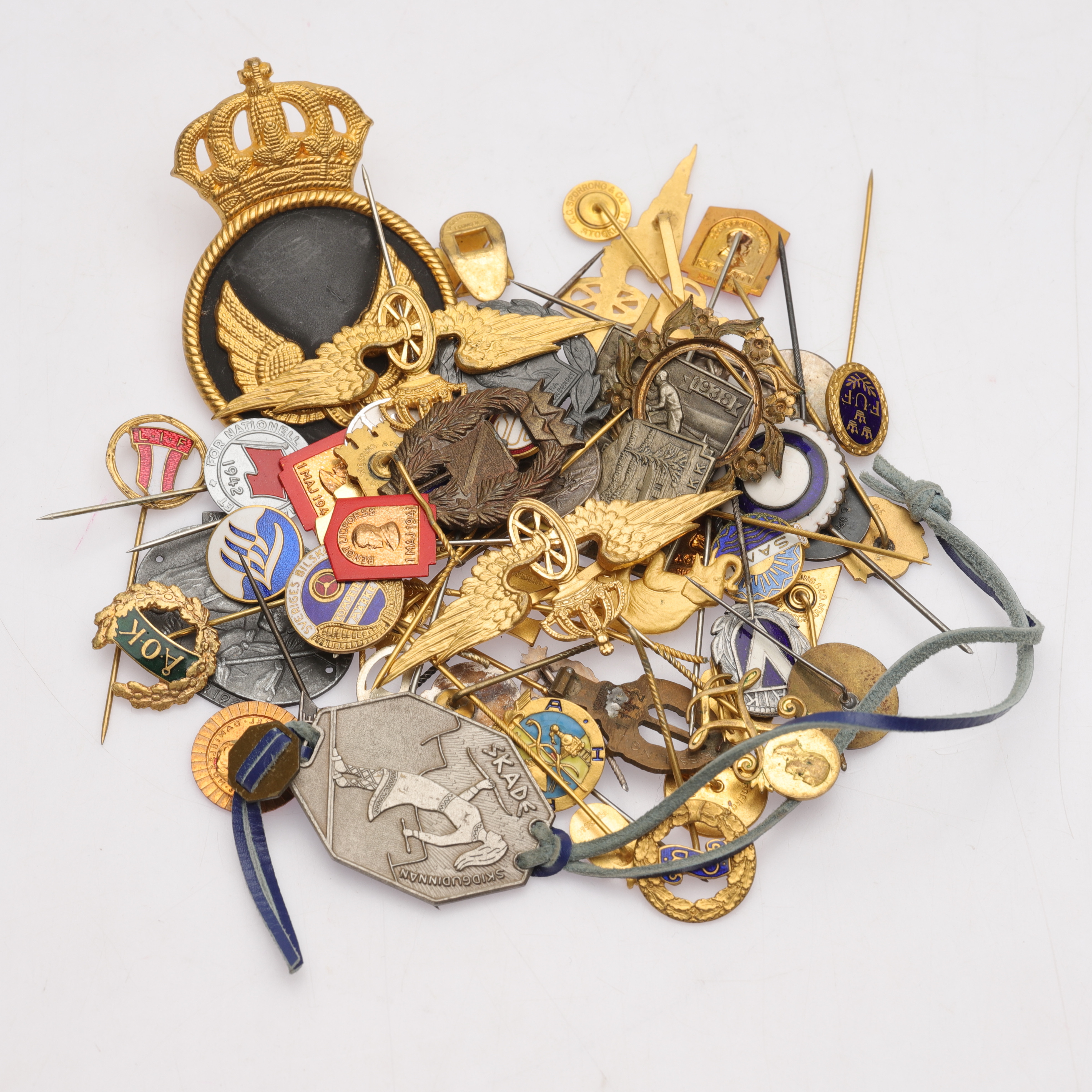 PINS-/NÅLMÄRKEN, b.la. idrott/järnväg, 1900-tal.