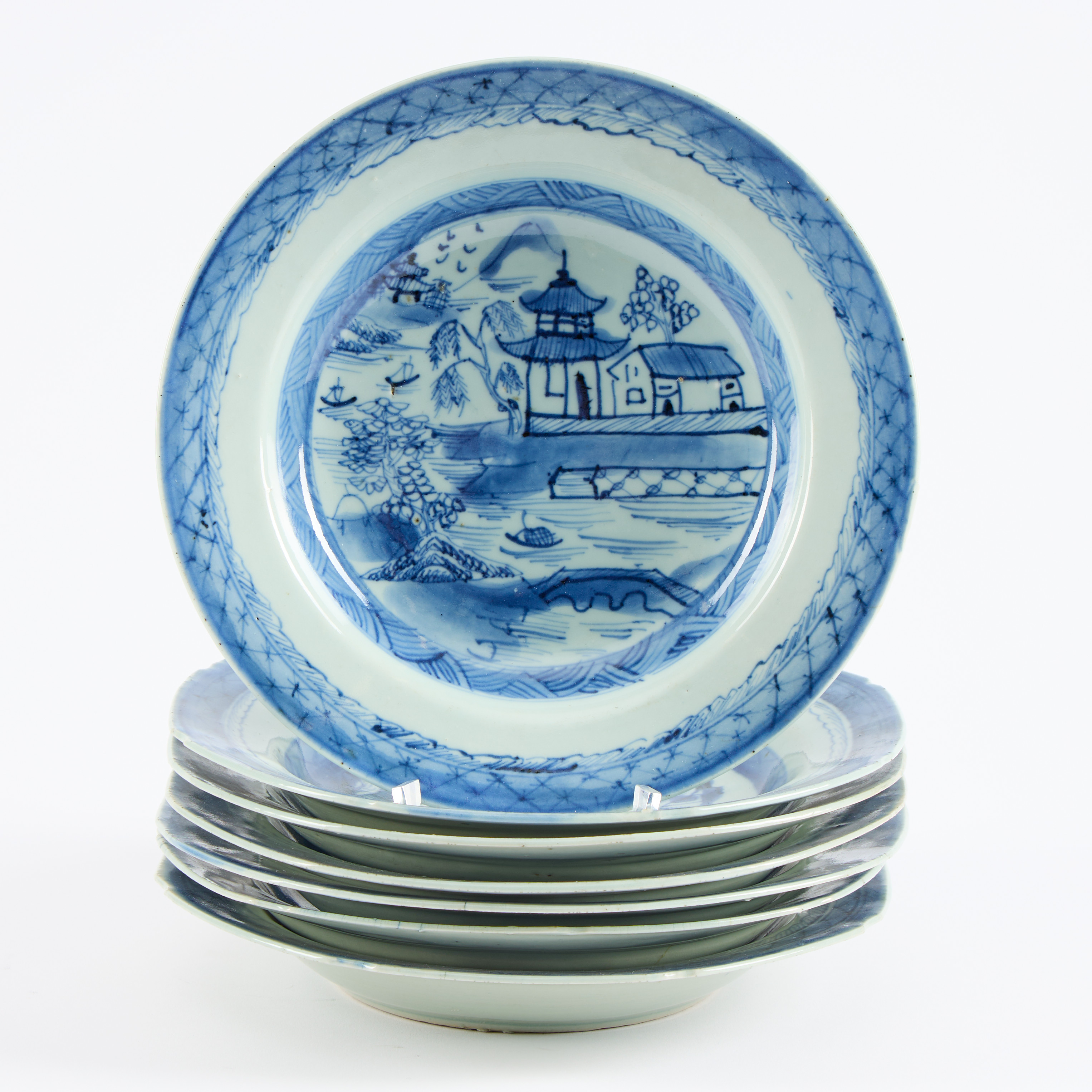 TALLRIKAR. Kina, Qianlong, porslin, 7 st, 1700-/samt 1800-tal.