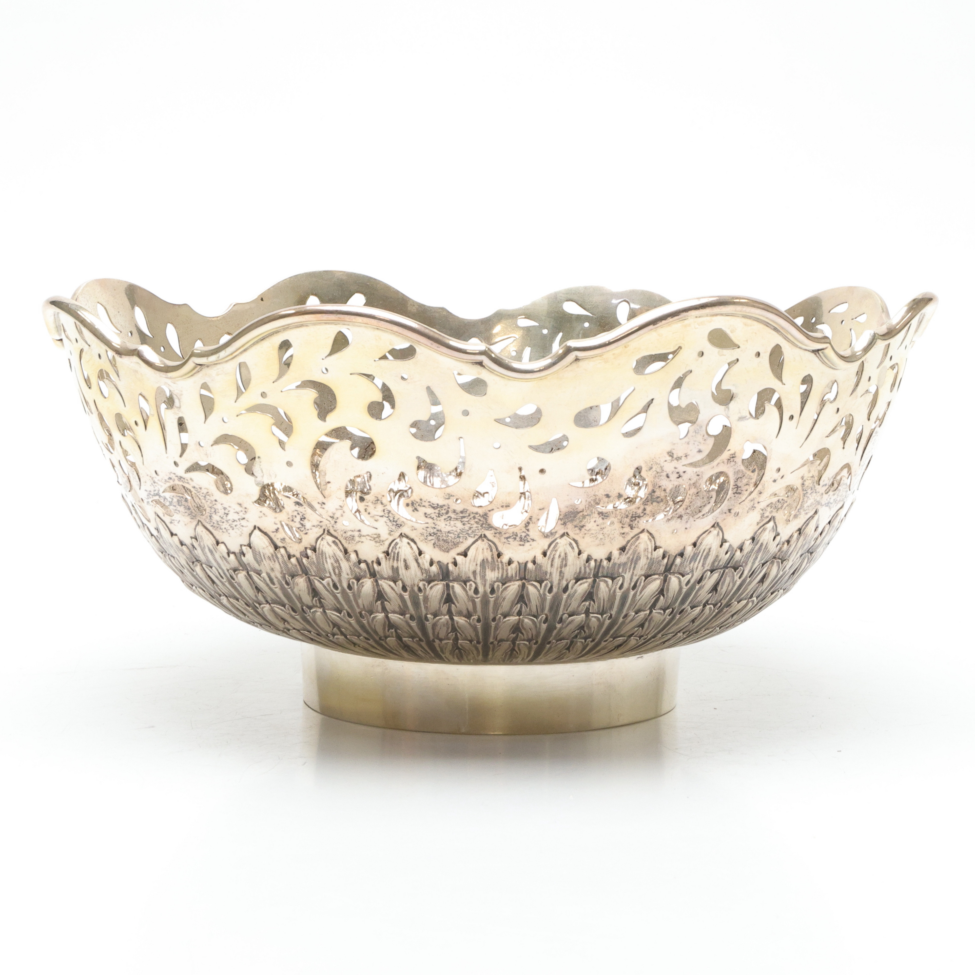 SKÅL, silver, Martin Goldstein, London, 1884, vikt ca 1034 gram.