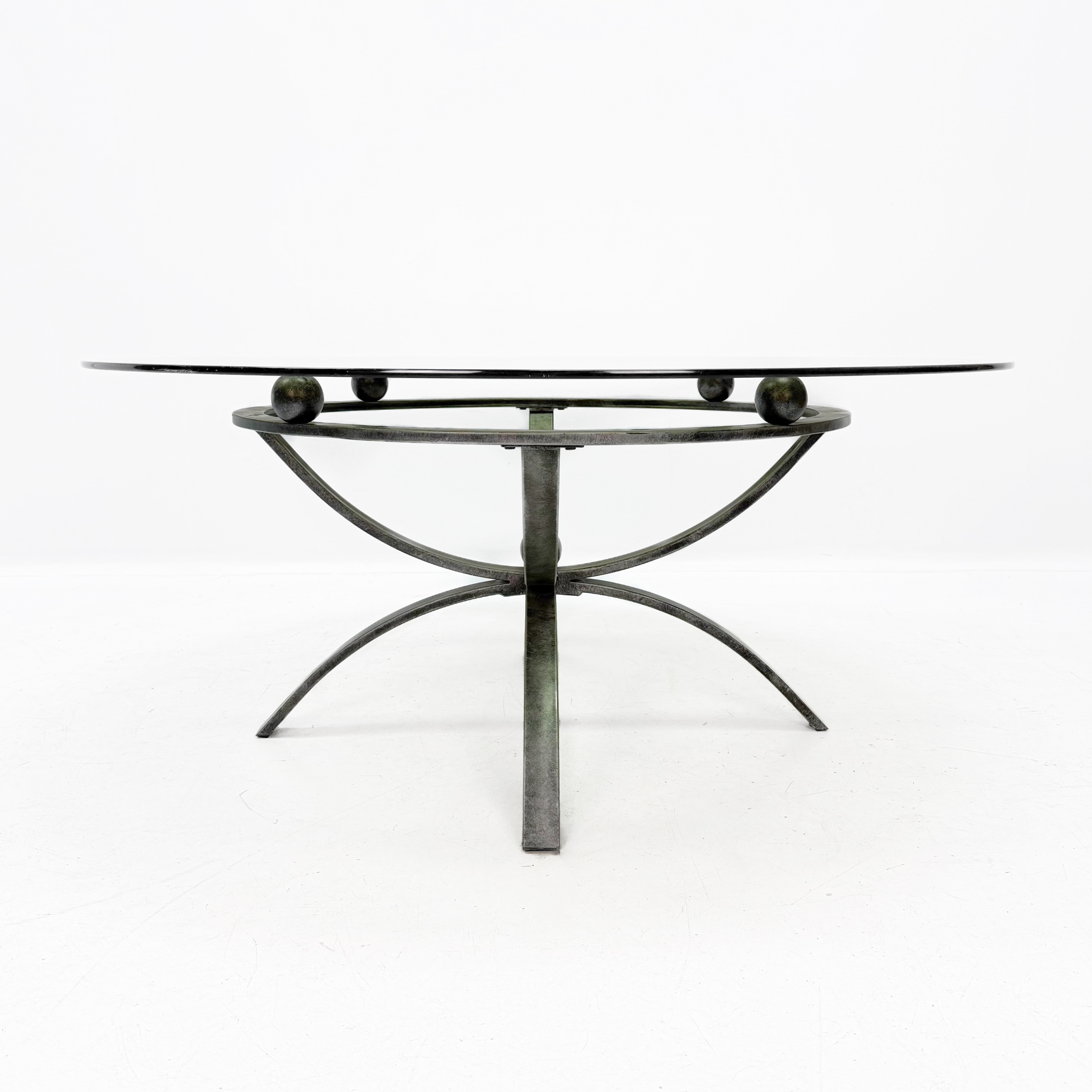 GLASBORD - Rökfärgad skiva, underrede i lättmetall.