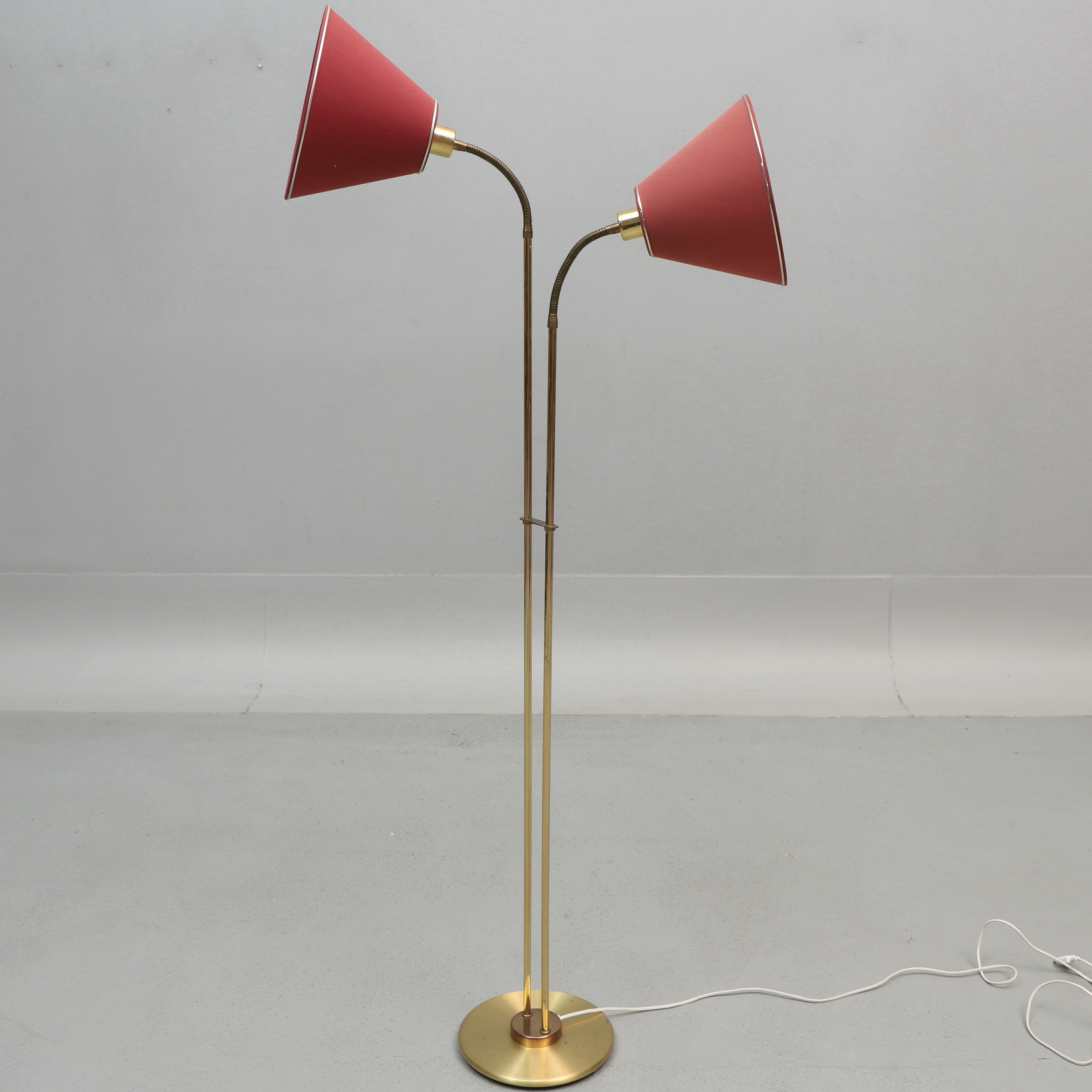 GOLVLAMPA, mässing, ANETA, 2-armad, 1900-talets mitt.