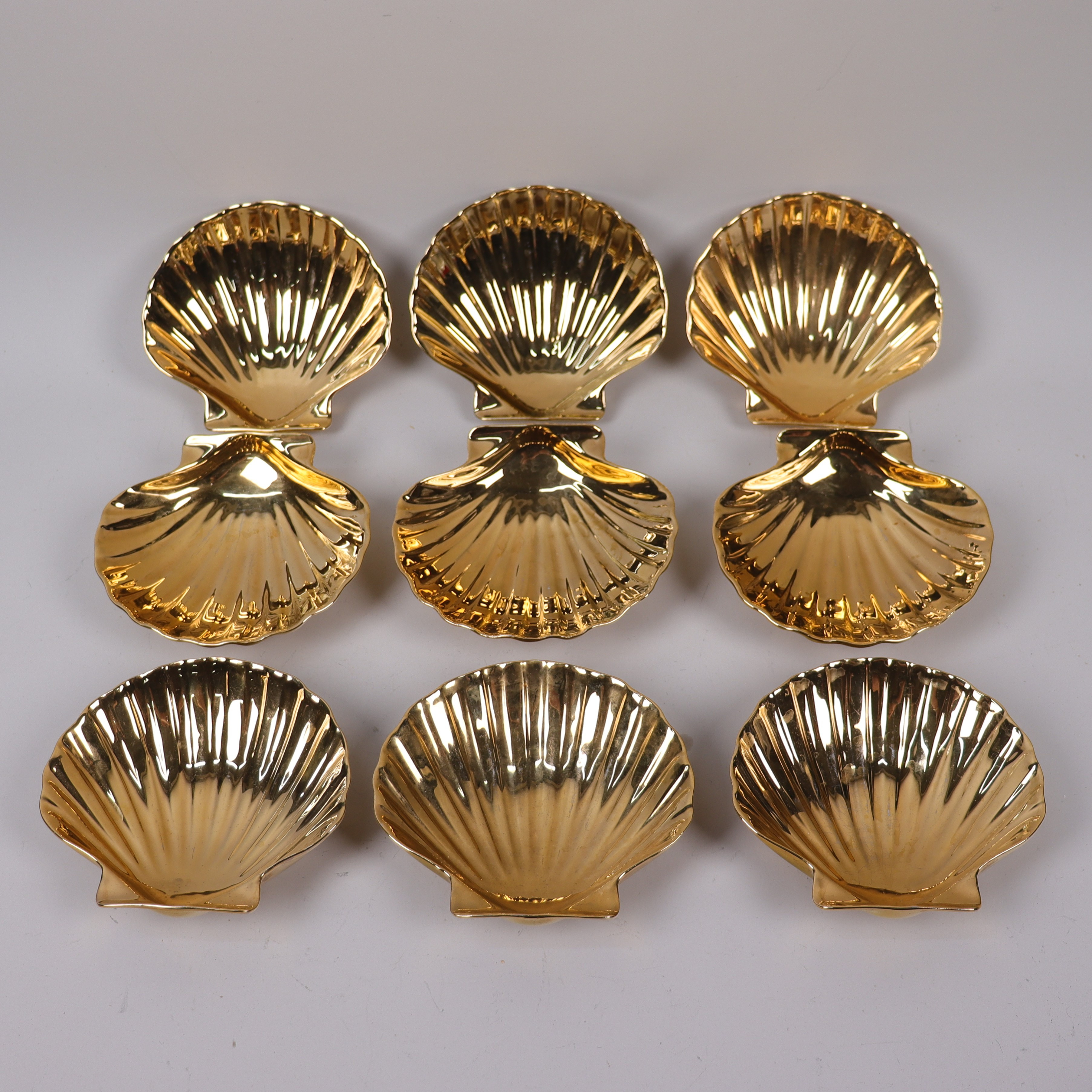 ASSIETTER, Porcelaine de Paris, Frankrike, snäckformade med guldglasyr, porslin, 9 st.