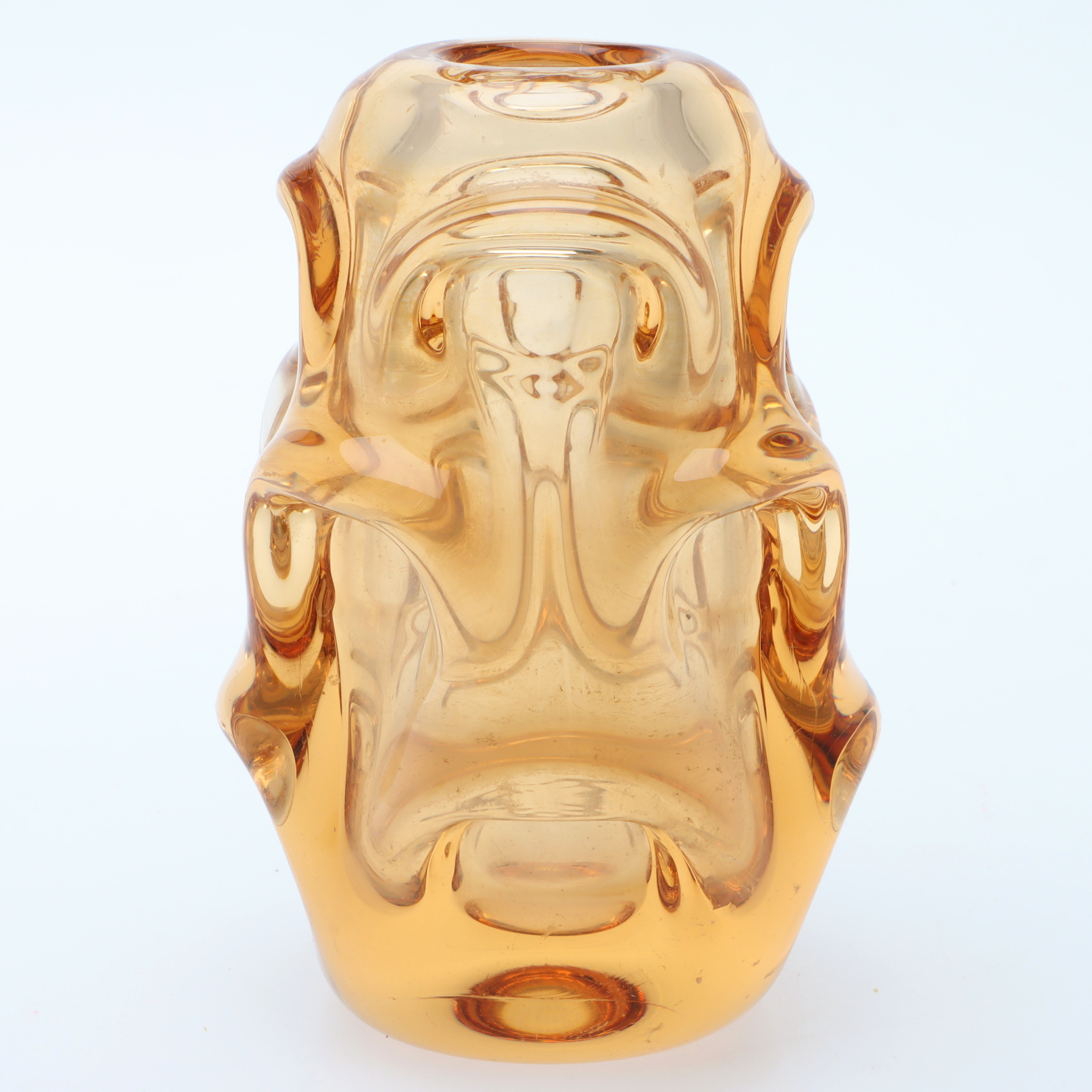 BÖRNE AUGUSTSSON. Vas, bärnstensfärgat glas, "Börnevasen", Åseda Glasbruk, 1960/1970-tal.