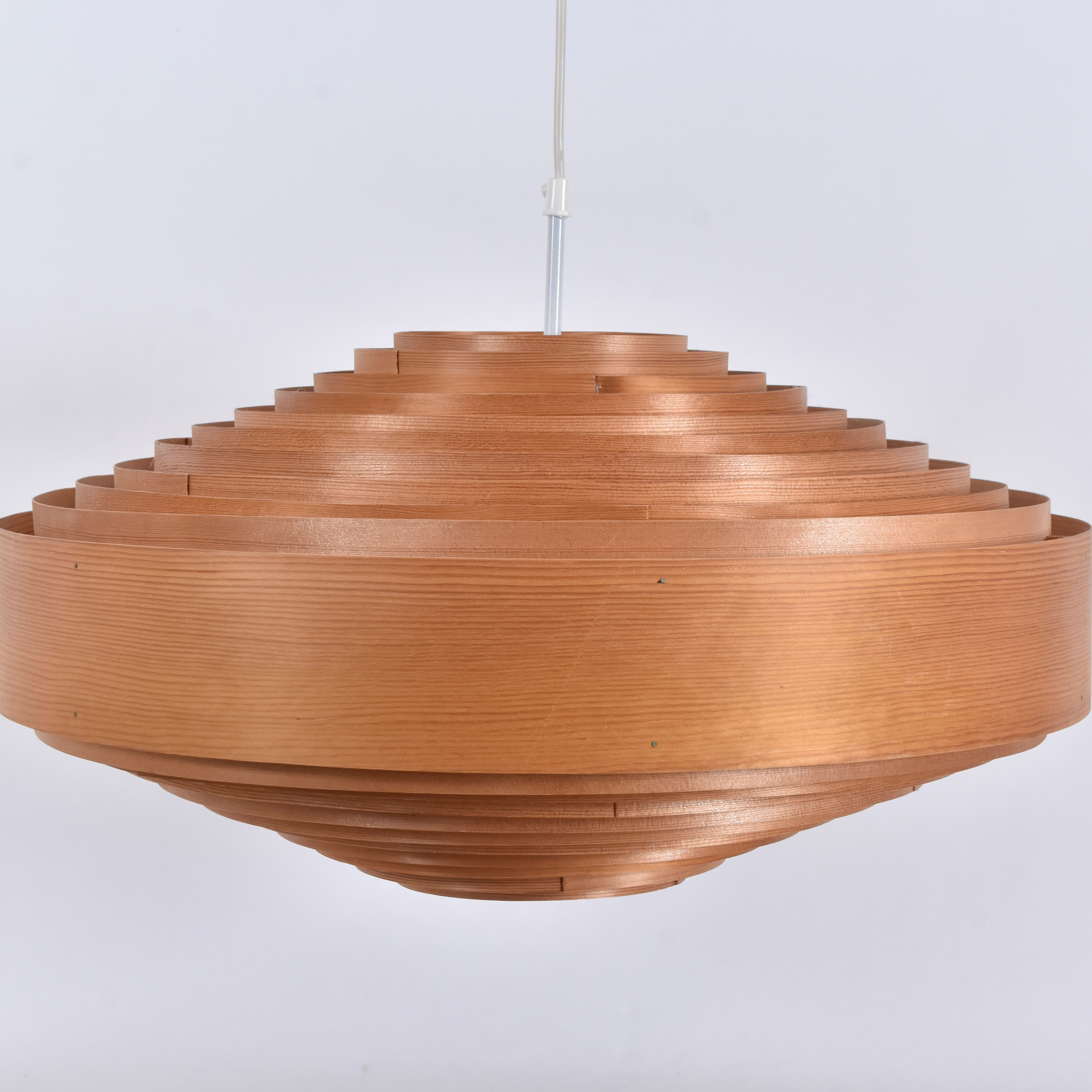 HANS AGNE JAKOBSSON. Spånlampa, furu, Markaryd.