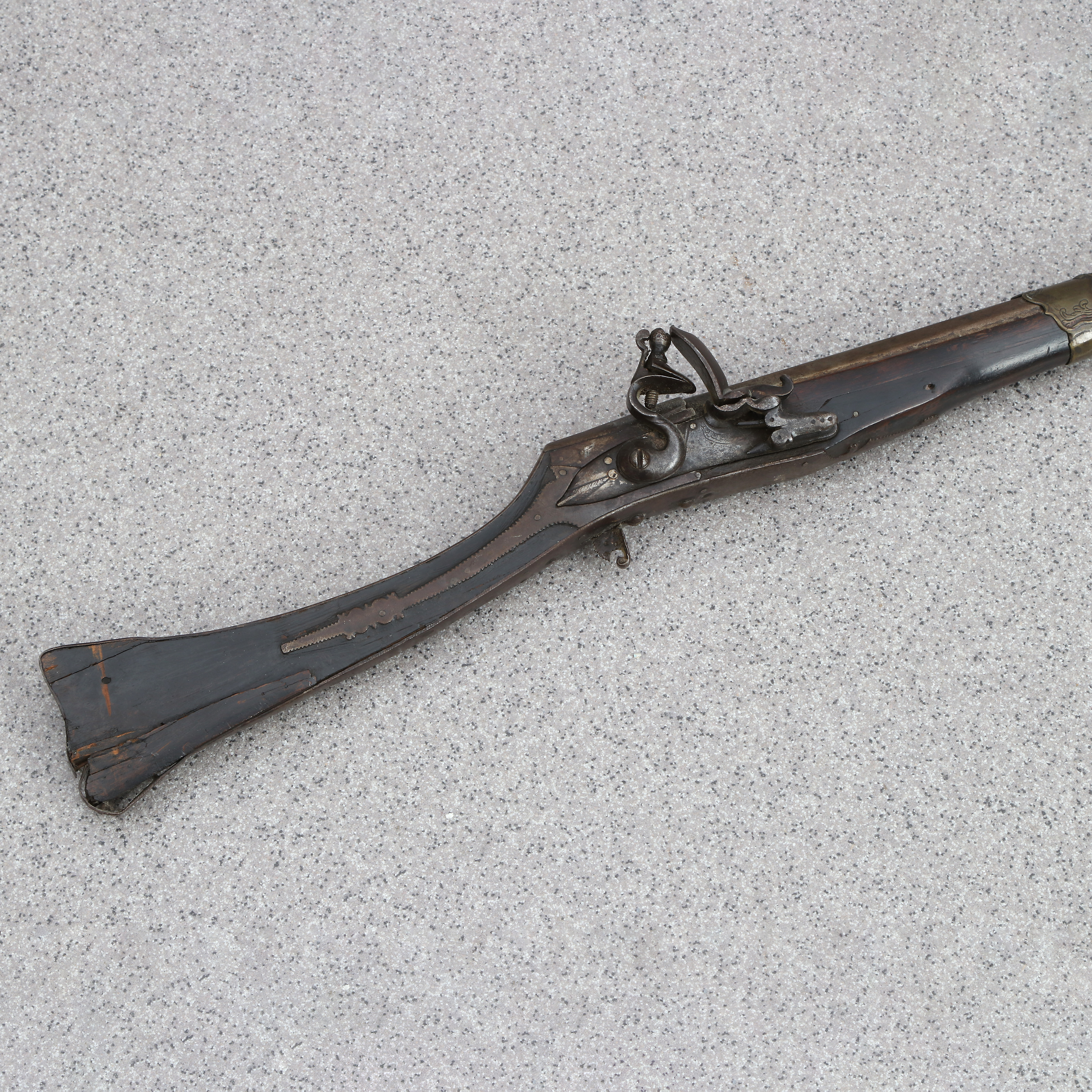 FLINTLÅSGEVÄR. Orientaliskt, troligen Nordafrika. 18/1900-tal.